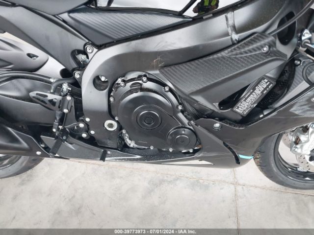 Photo 7 VIN: JS1GN7FA0R7100820 - SUZUKI GSX-R600 