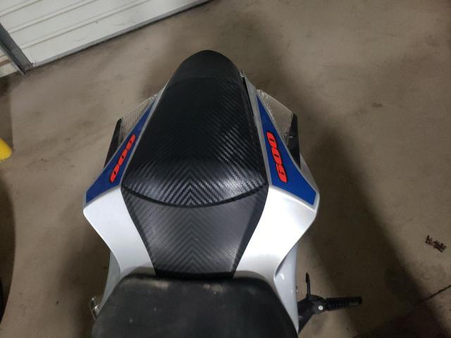 Photo 5 VIN: JS1GN7FA3M7100268 - SUZUKI GSX-R600 