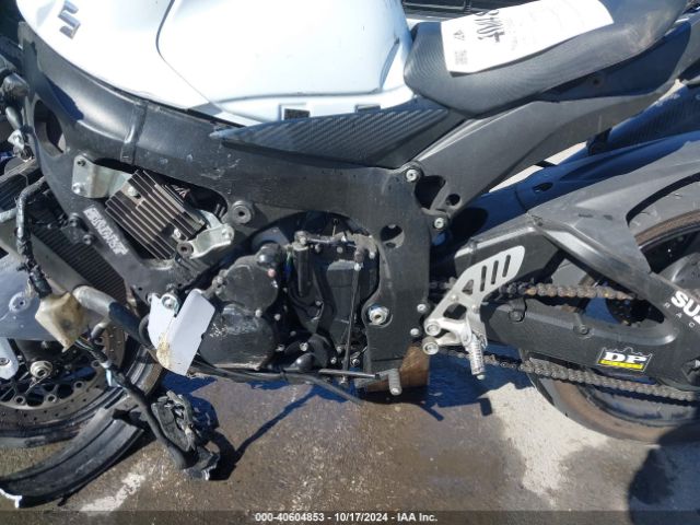 Photo 8 VIN: JS1GN7FA7F2101472 - SUZUKI GSX-R600L 