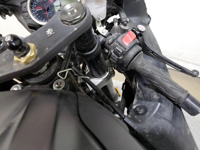 Photo 8 VIN: JS1GN7FA7H2100924 - SUZUKI GSX-R600 