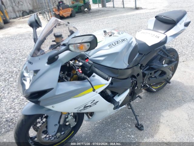 Photo 1 VIN: JS1GR7MA0N7101256 - SUZUKI GSX-R750 