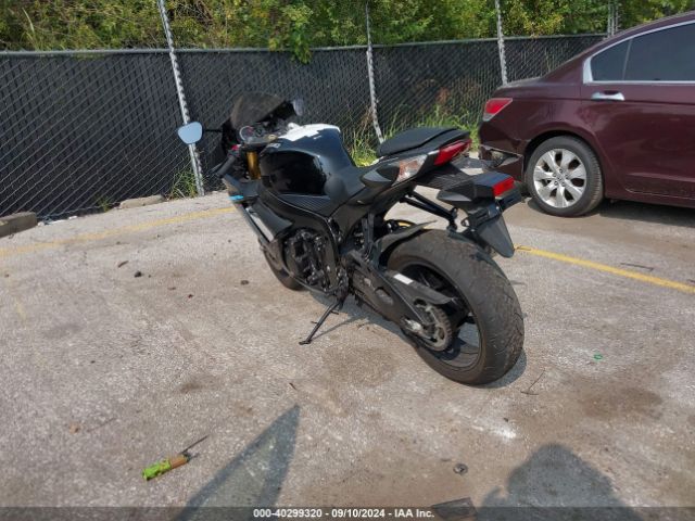 Photo 2 VIN: JS1GR7MA1R7101272 - SUZUKI GSX-R750 