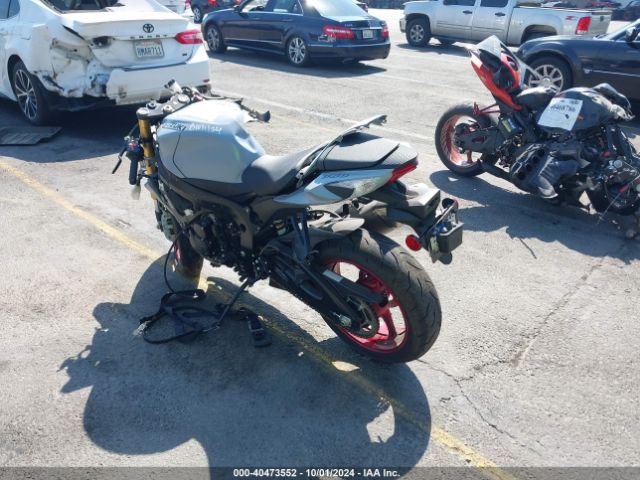 Photo 2 VIN: JS1GR7MA7P7100639 - SUZUKI GSX-R750 