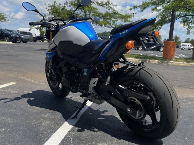 Photo 5 VIN: JS1GR7NA2F2102017 - SUZUKI GSX-S750 