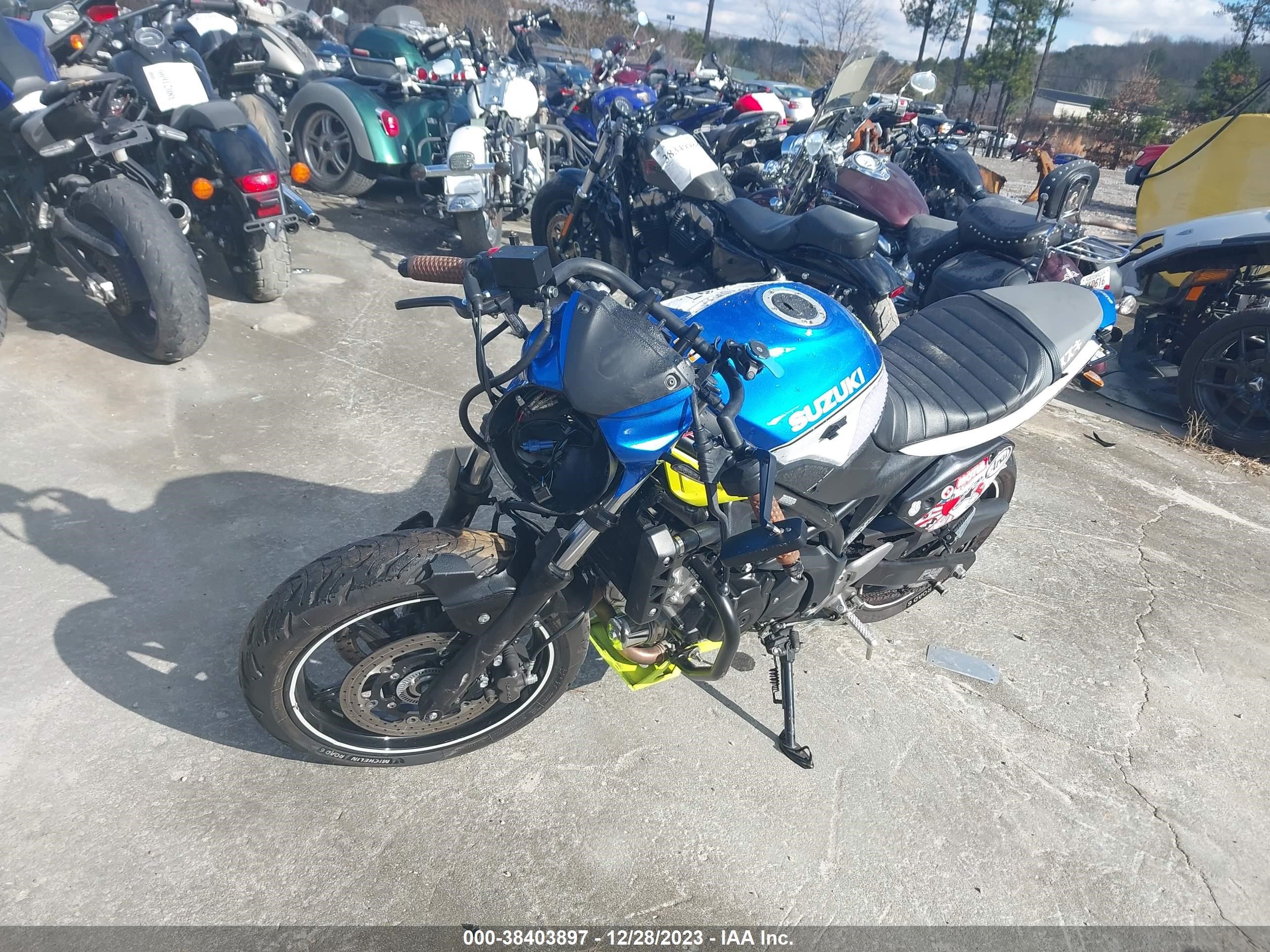 Photo 1 VIN: JS1VP55A6J2100085 - SUZUKI NULL 