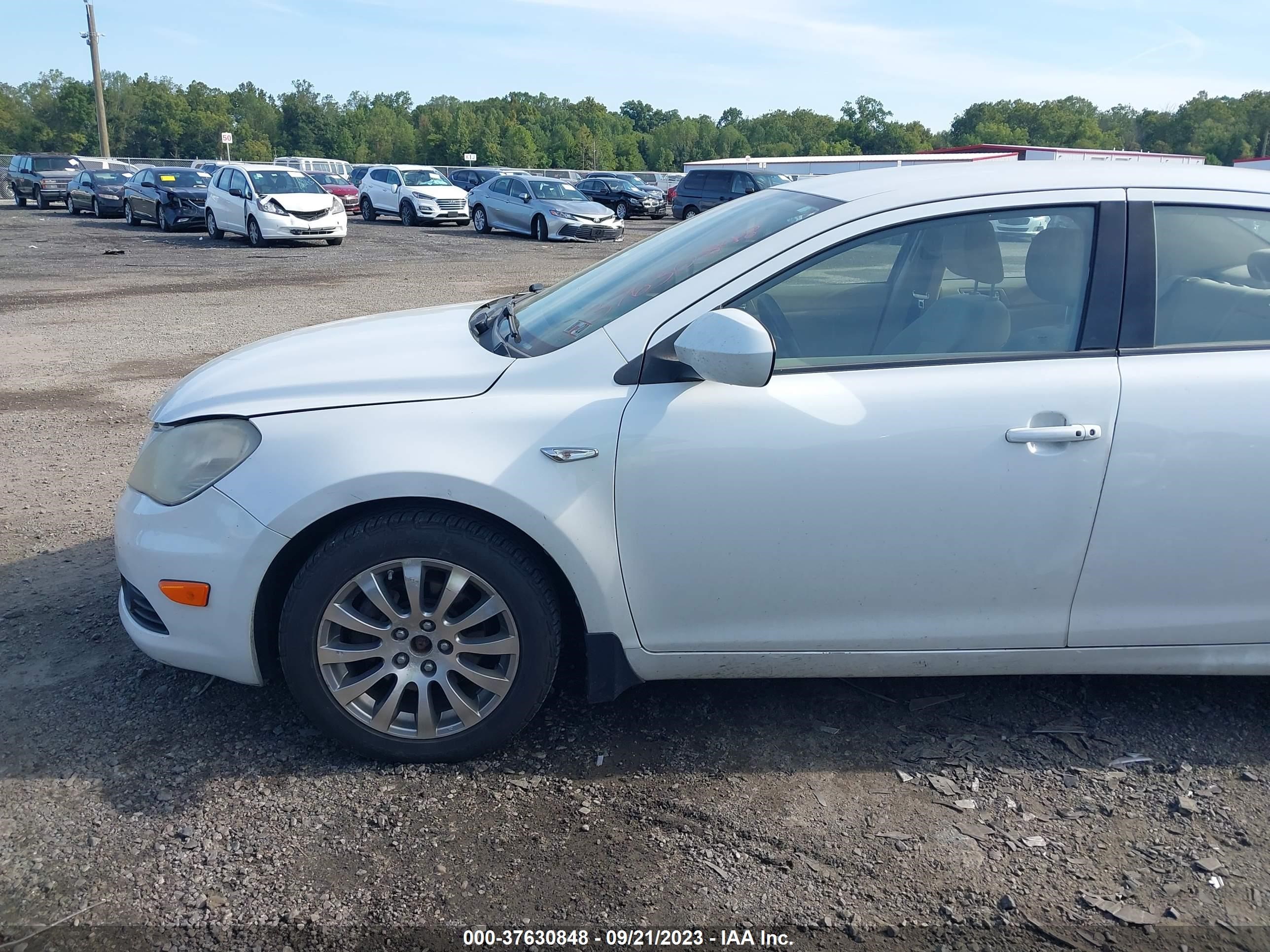 Photo 13 VIN: JS2RE9A18D6100067 - SUZUKI KIZASHI 