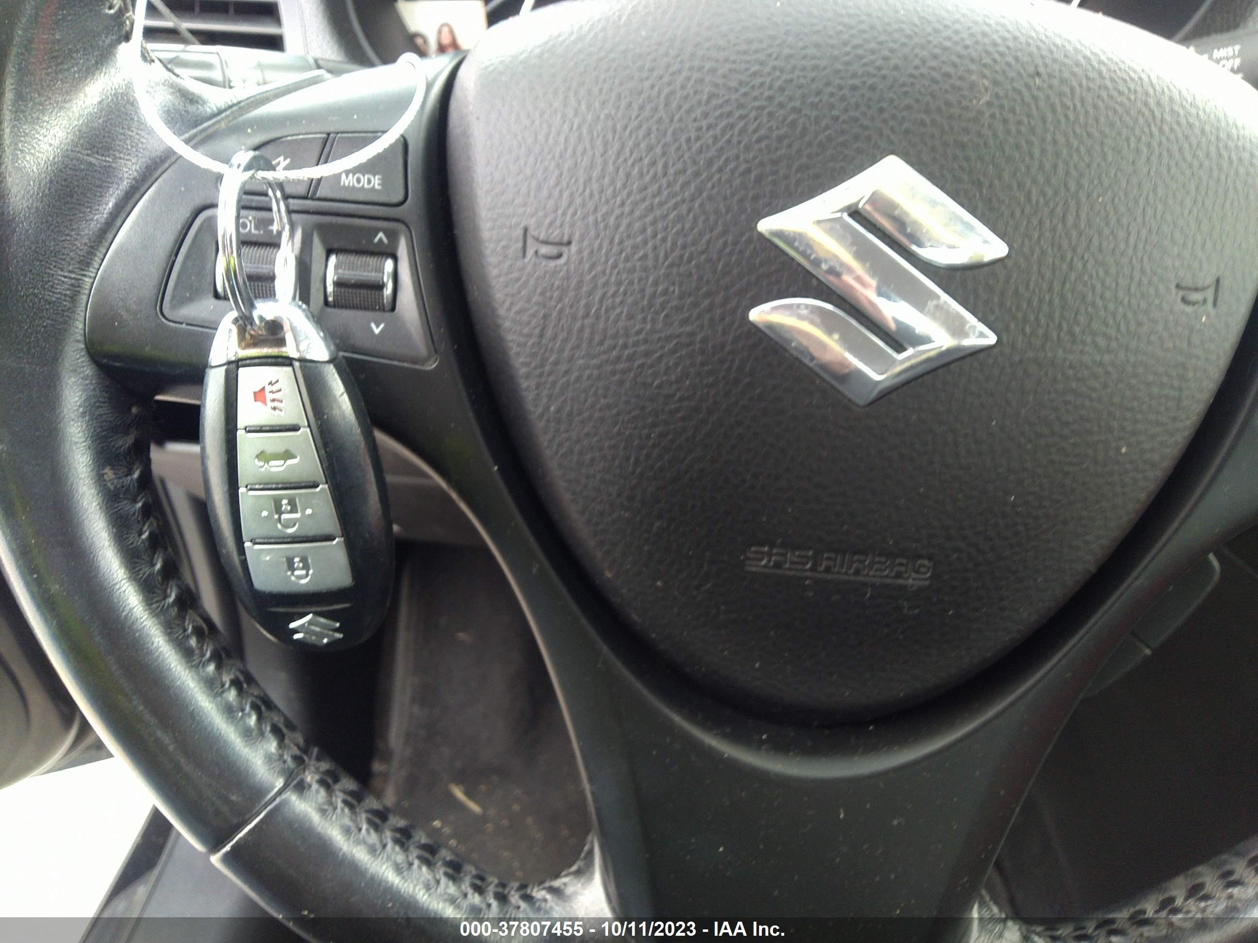 Photo 10 VIN: JS2RE9A37B6111267 - SUZUKI KIZASHI 