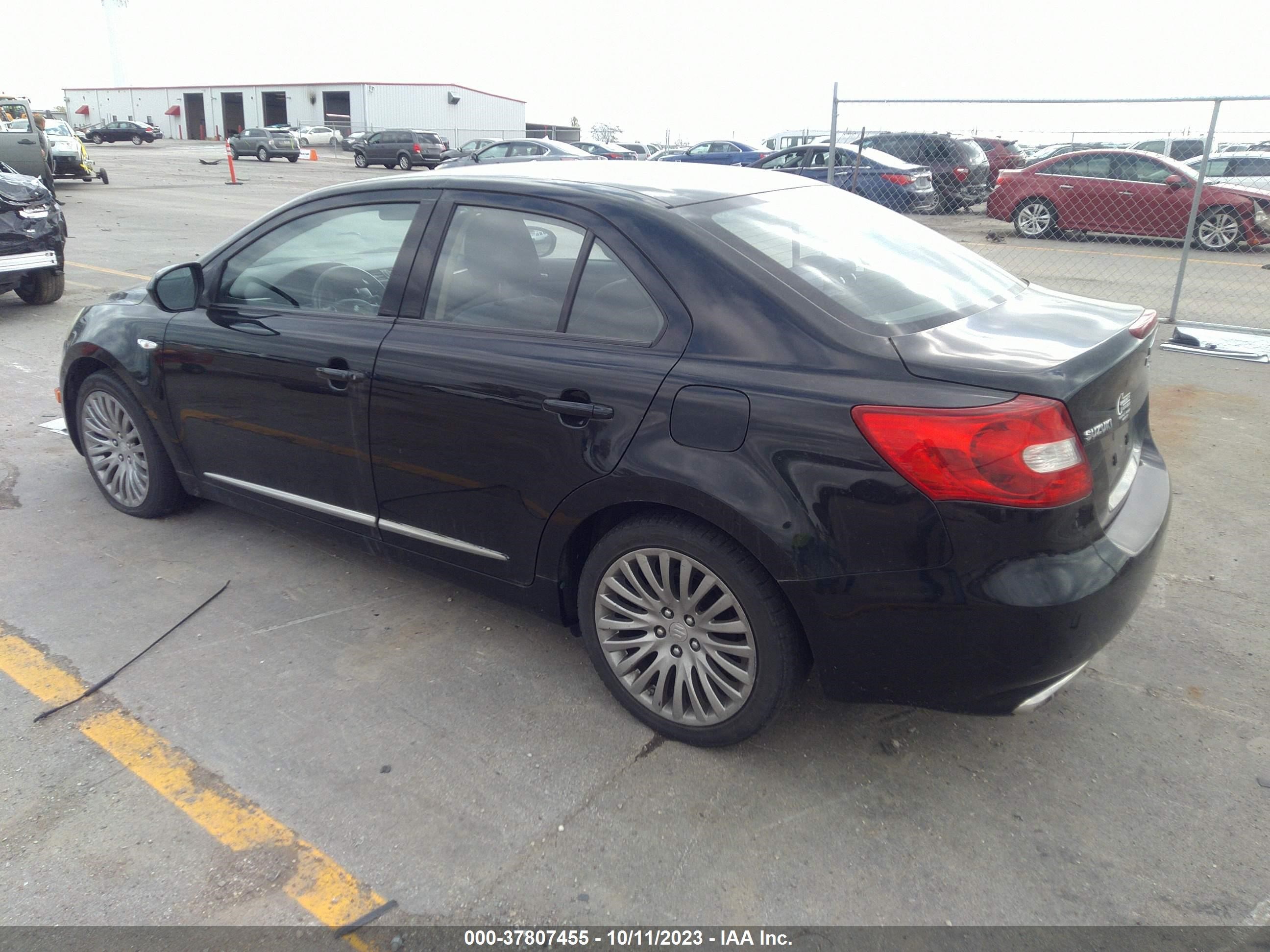 Photo 2 VIN: JS2RE9A37B6111267 - SUZUKI KIZASHI 