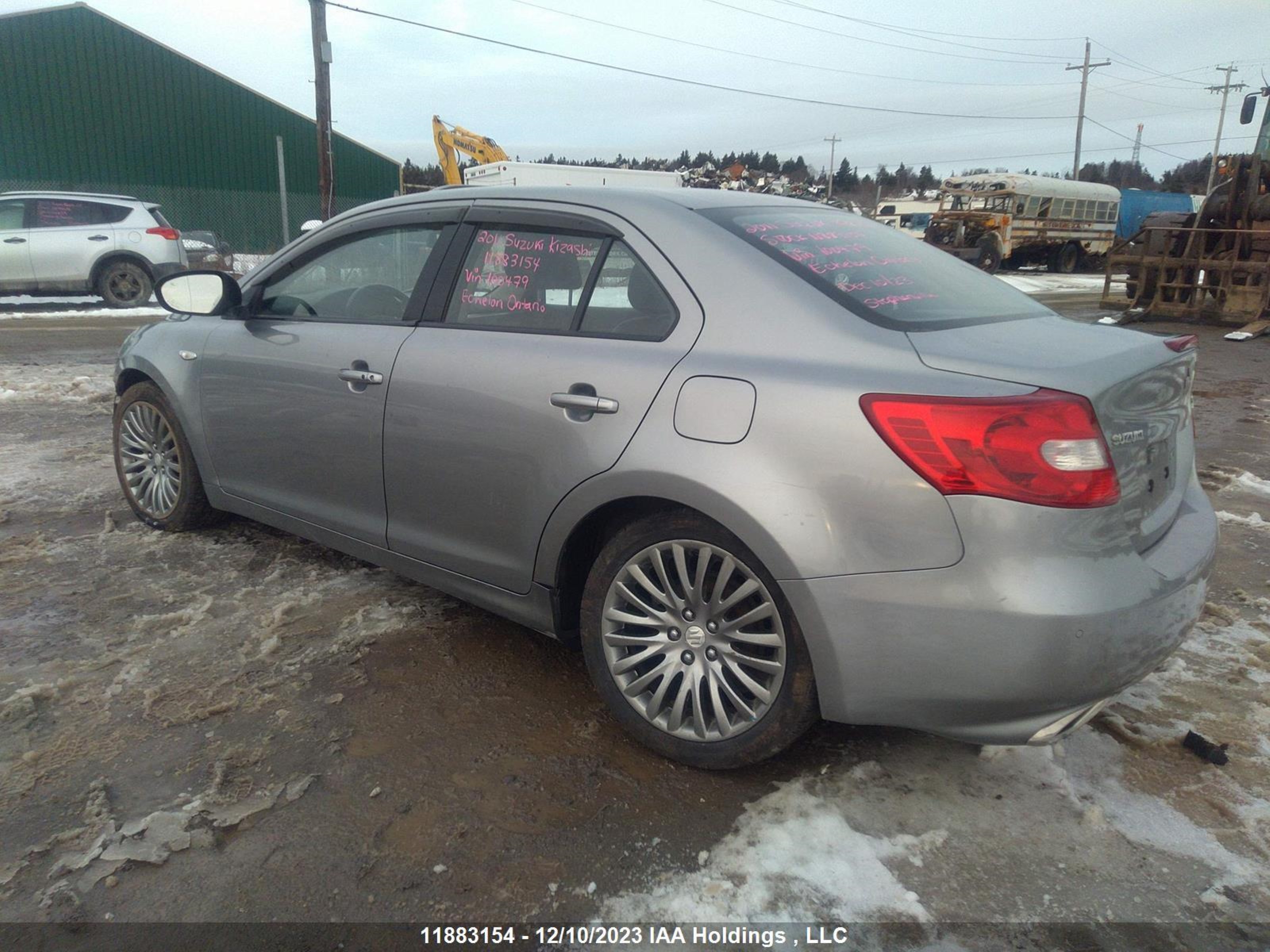 Photo 2 VIN: JS2RF9A70B6100479 - SUZUKI KIZASHI 