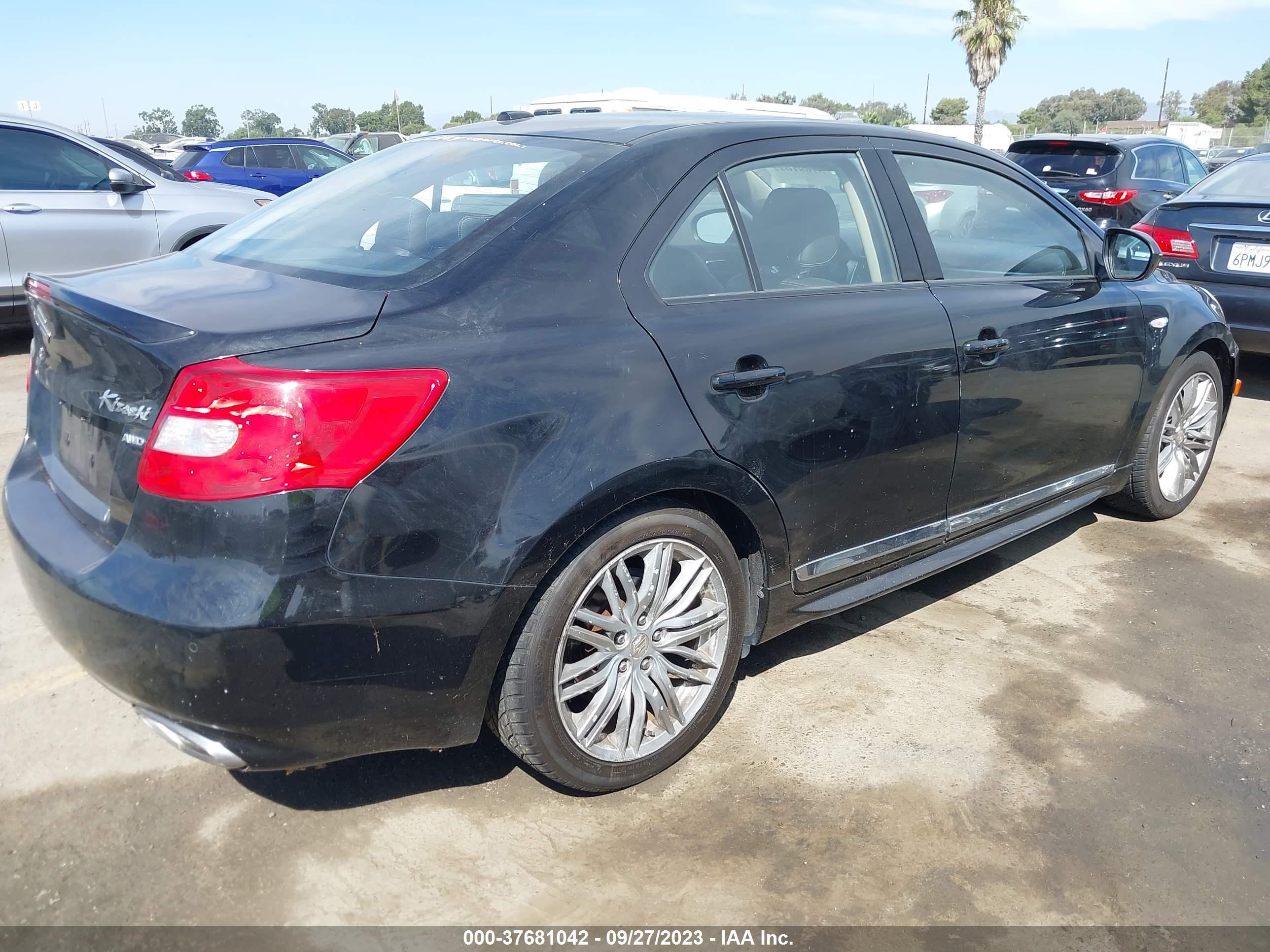 Photo 3 VIN: JS2RF9A81C6100503 - SUZUKI KIZASHI 