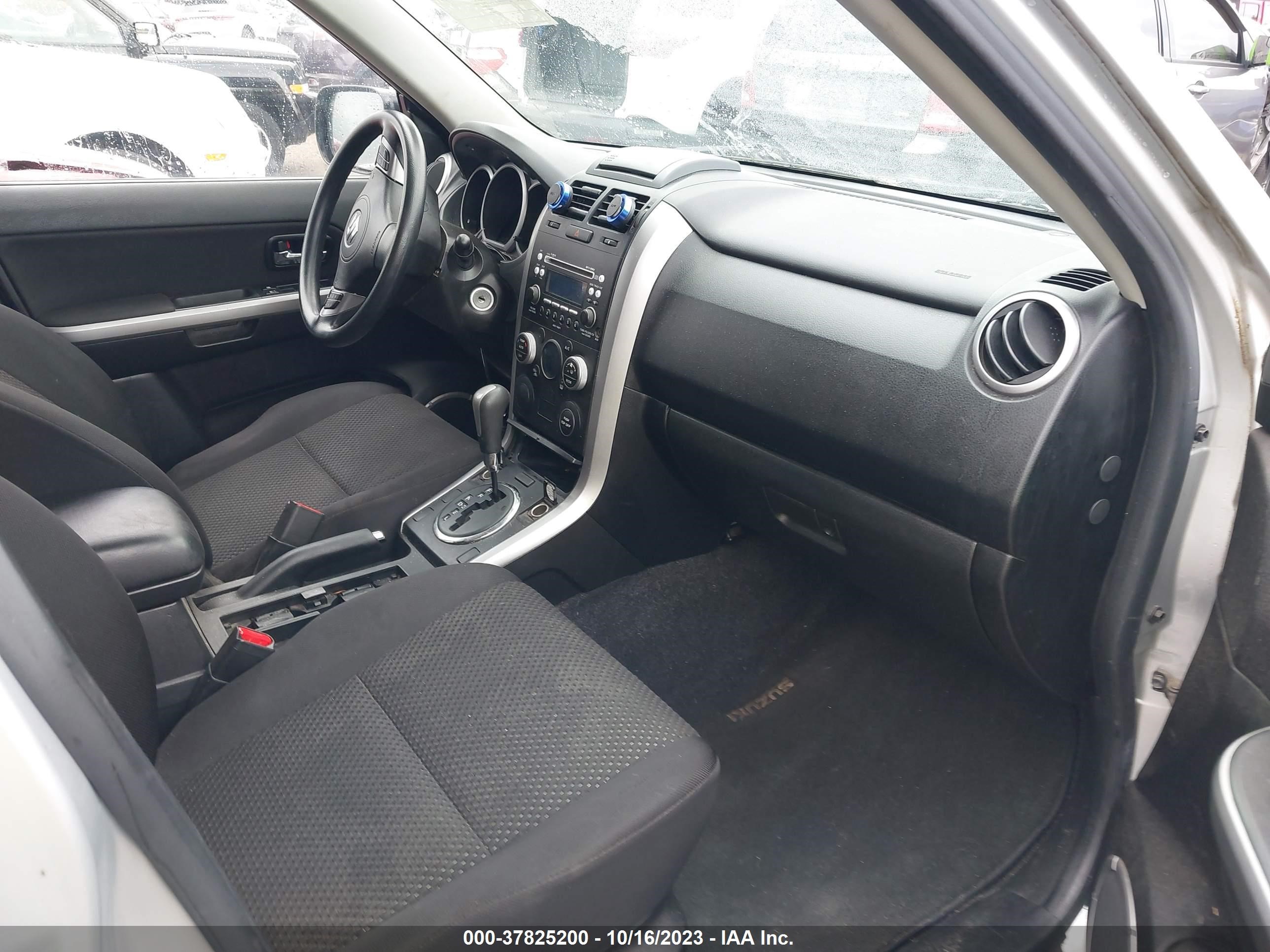 Photo 4 VIN: JS3TD0D22B4100417 - SUZUKI GRAND VITARA 