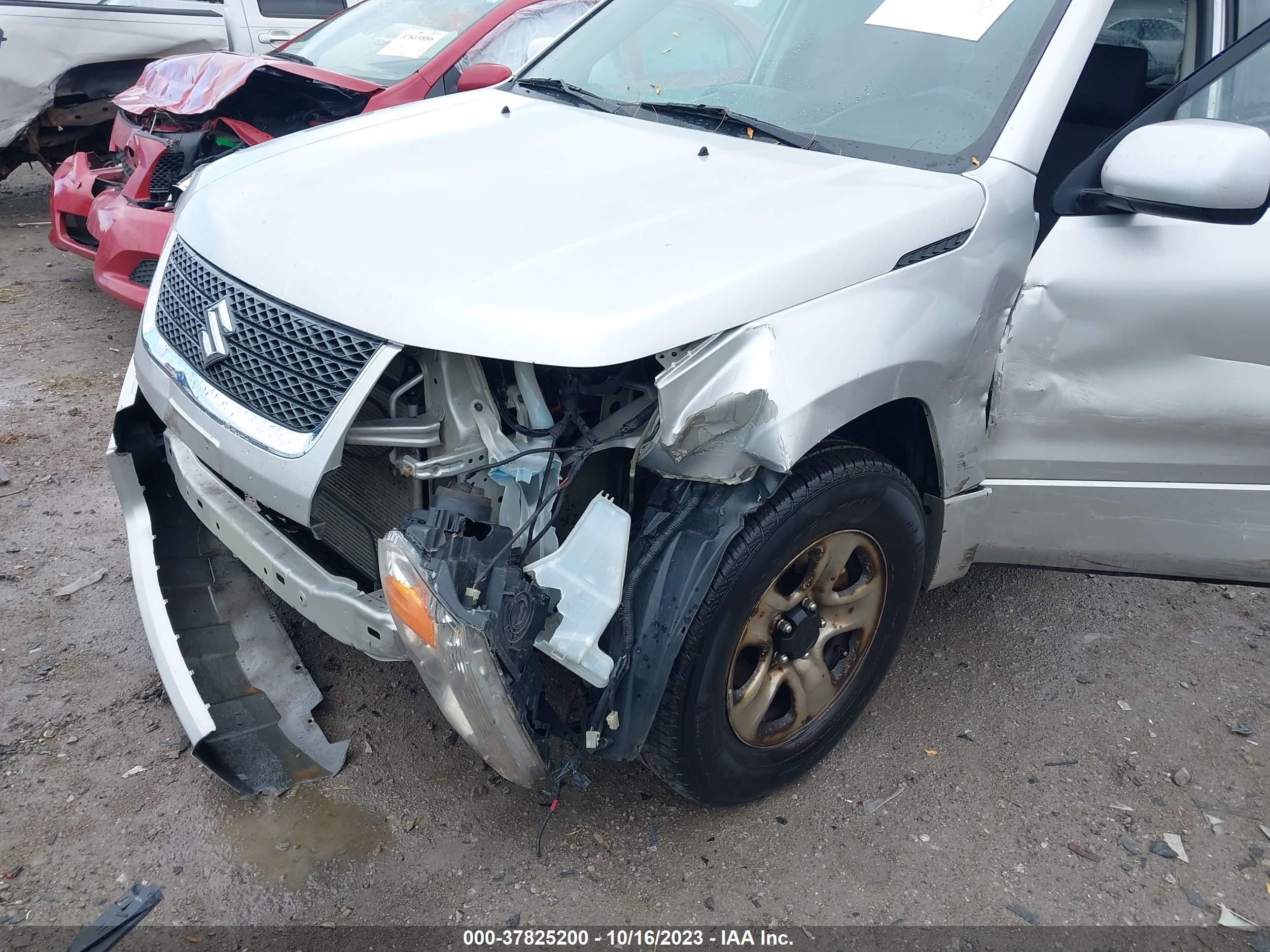 Photo 5 VIN: JS3TD0D22B4100417 - SUZUKI GRAND VITARA 