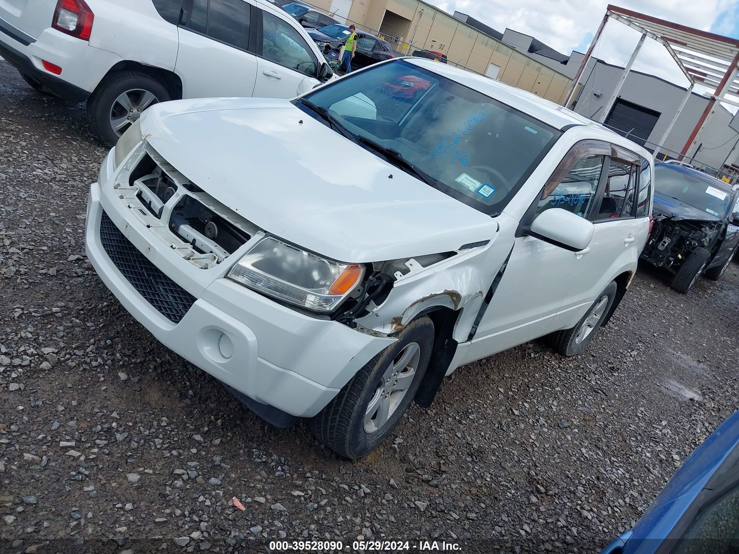 Photo 1 VIN: JS3TD0D67C4100143 - SUZUKI GRAND VITARA 