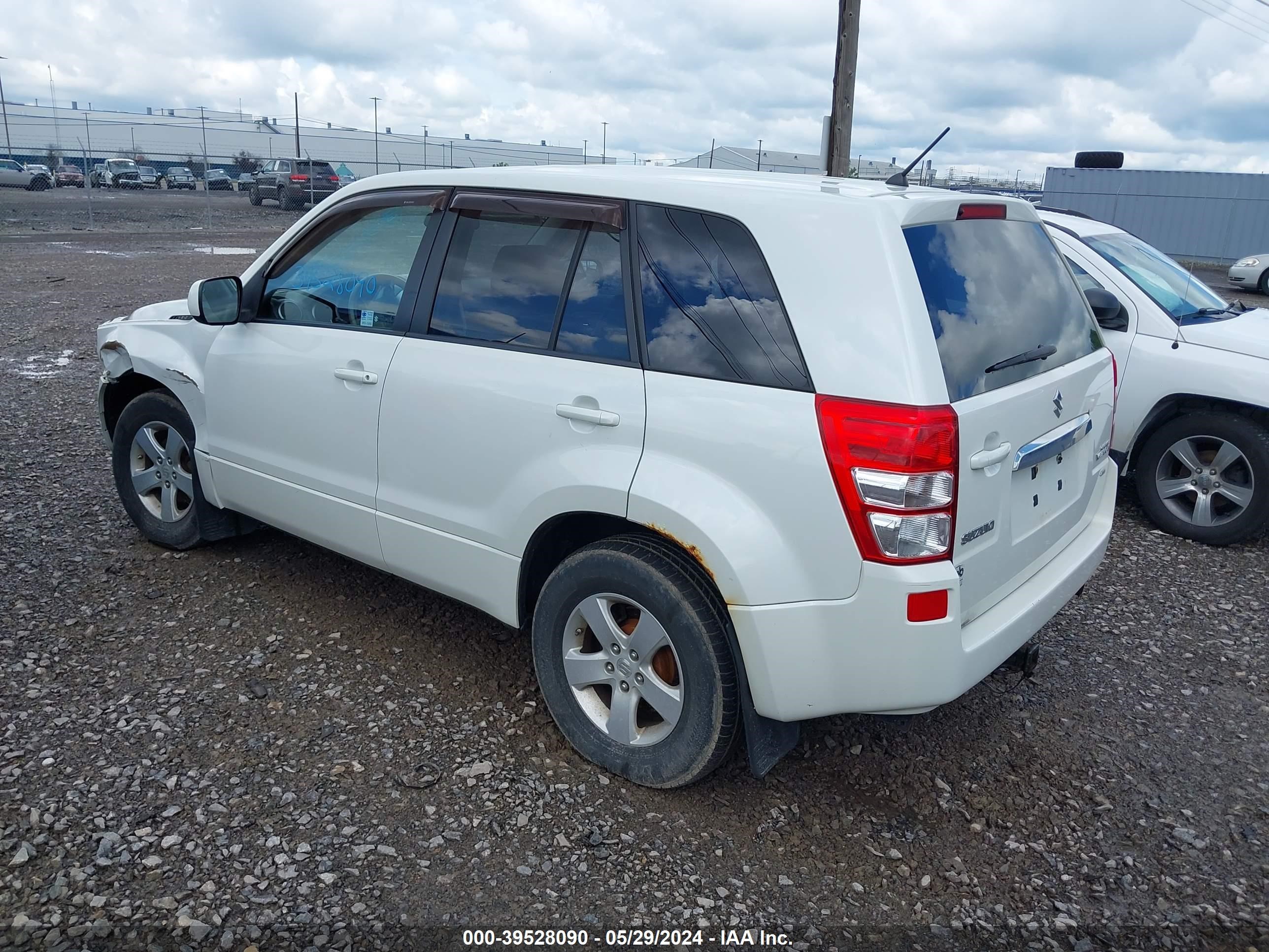 Photo 2 VIN: JS3TD0D67C4100143 - SUZUKI GRAND VITARA 