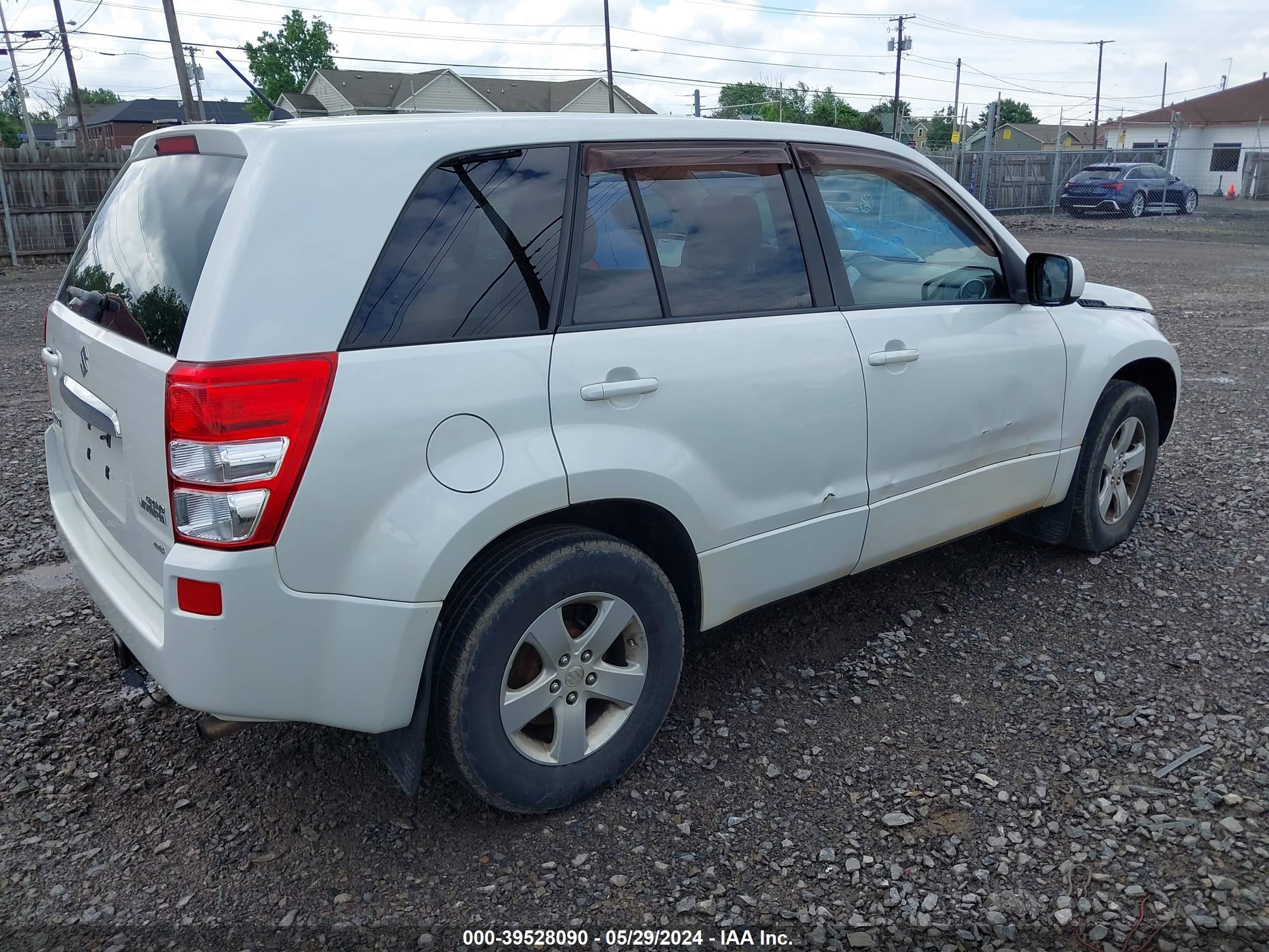 Photo 3 VIN: JS3TD0D67C4100143 - SUZUKI GRAND VITARA 