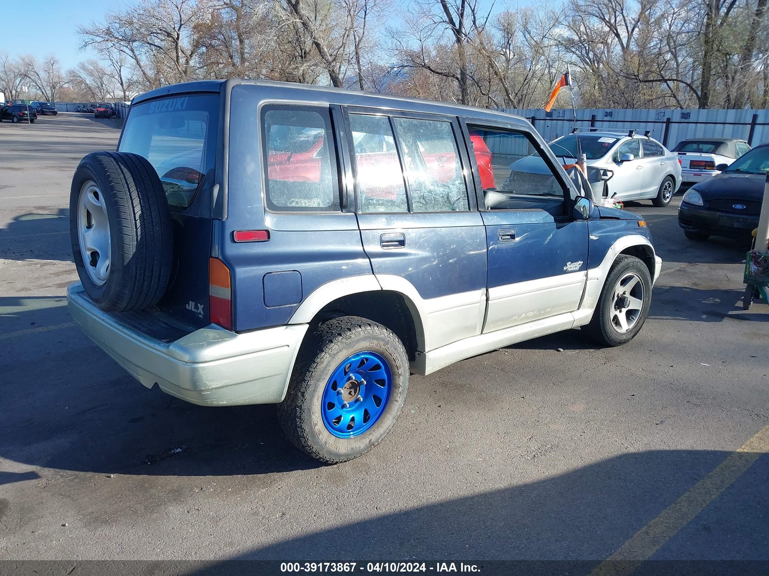 Photo 3 VIN: JS3TD21V8W4109560 - SUZUKI SIDEKICK 