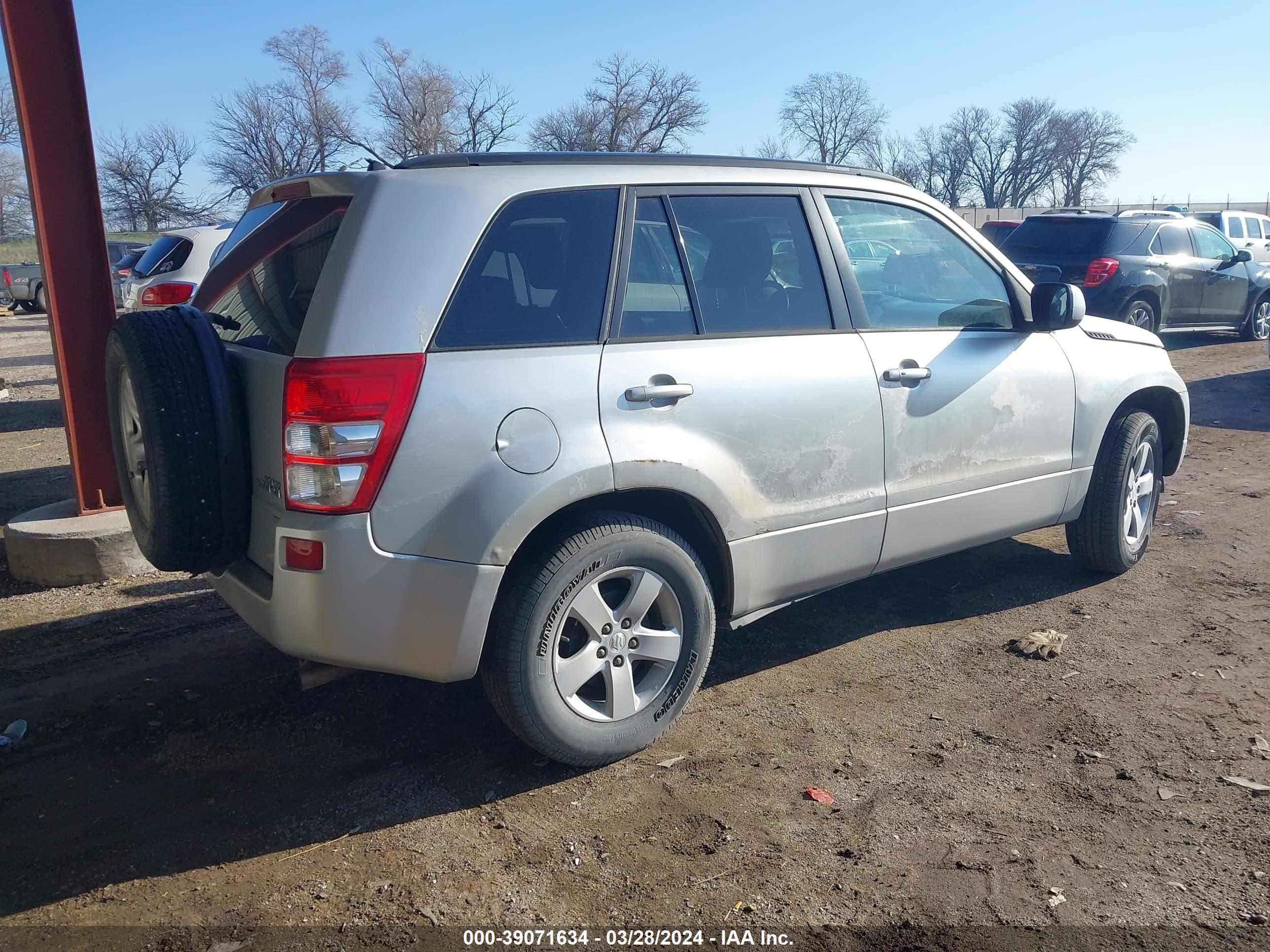 Photo 3 VIN: JS3TD944364100597 - SUZUKI GRAND VITARA 