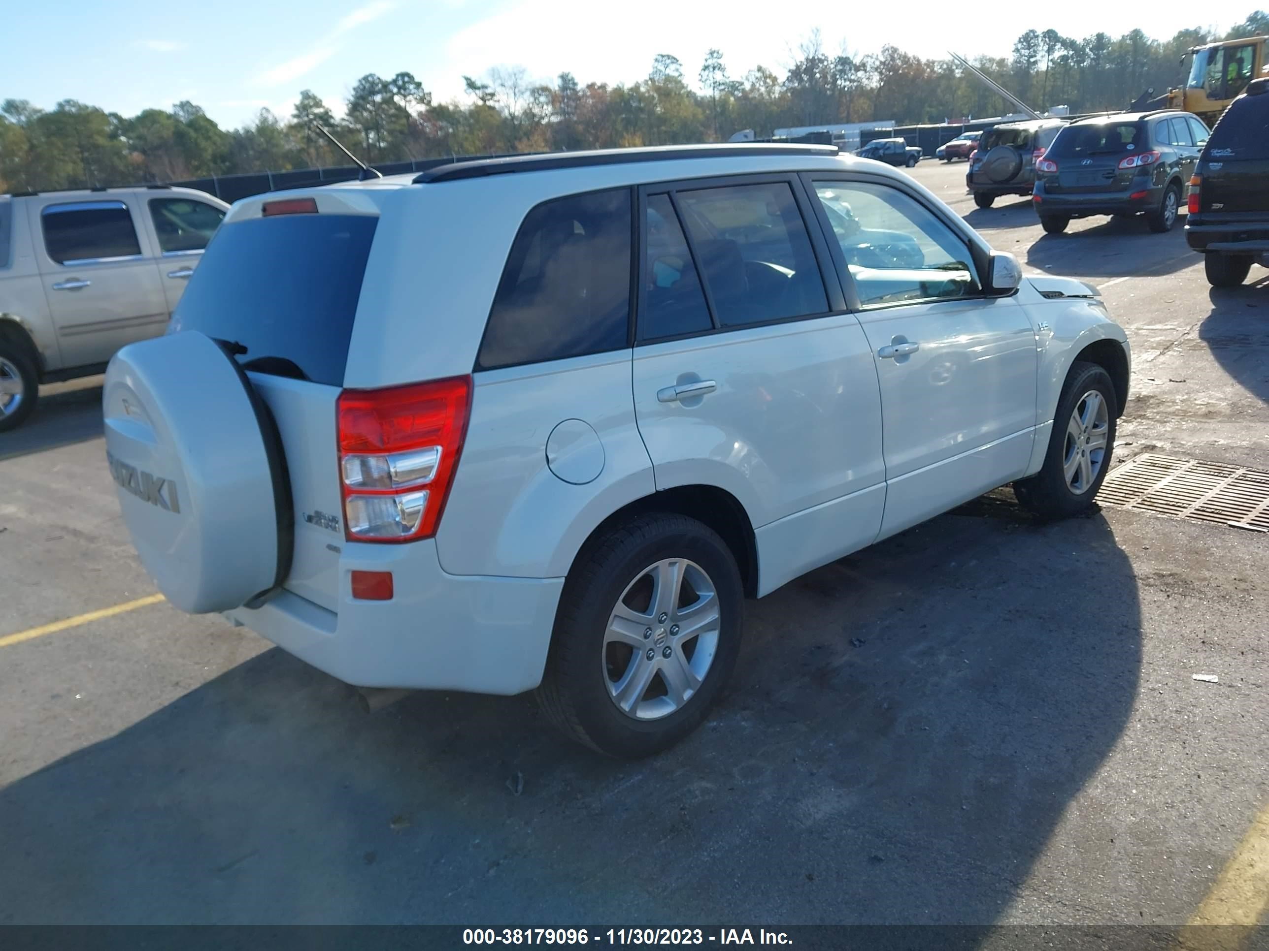 Photo 3 VIN: JS3TD947664105495 - SUZUKI GRAND VITARA 