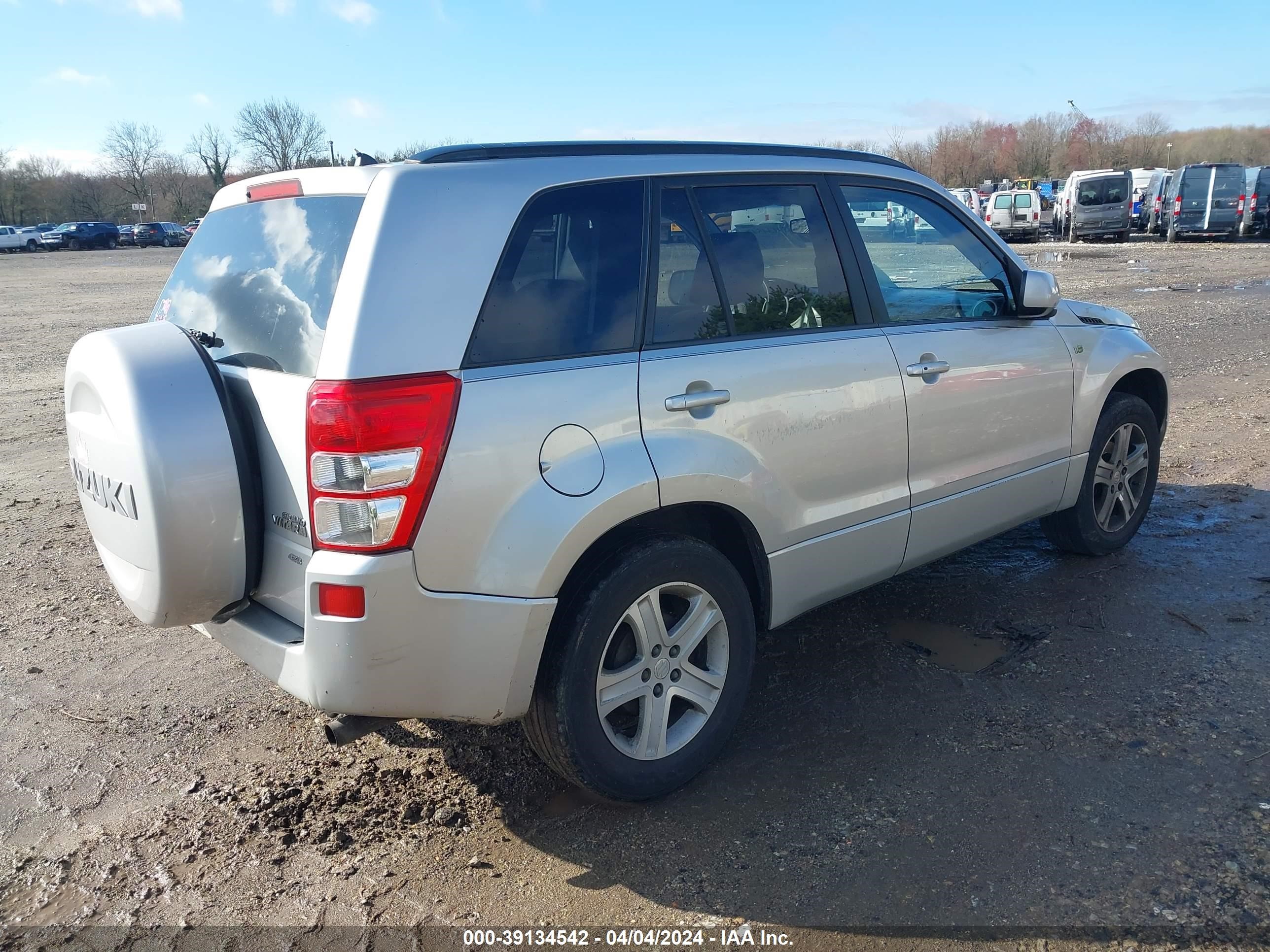 Photo 3 VIN: JS3TD947774200083 - SUZUKI GRAND VITARA 