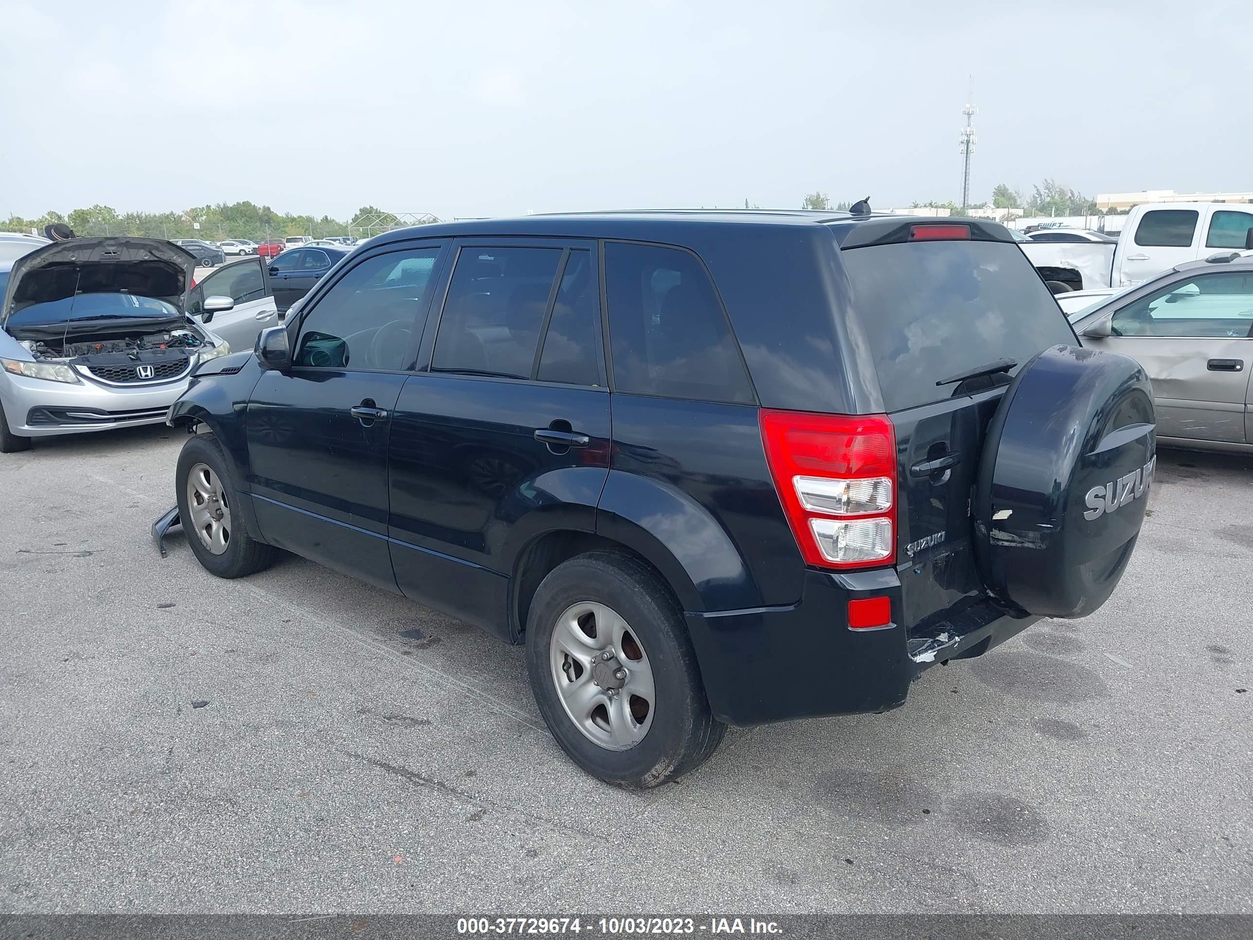 Photo 2 VIN: JS3TE0D27A4100716 - SUZUKI GRAND VITARA 