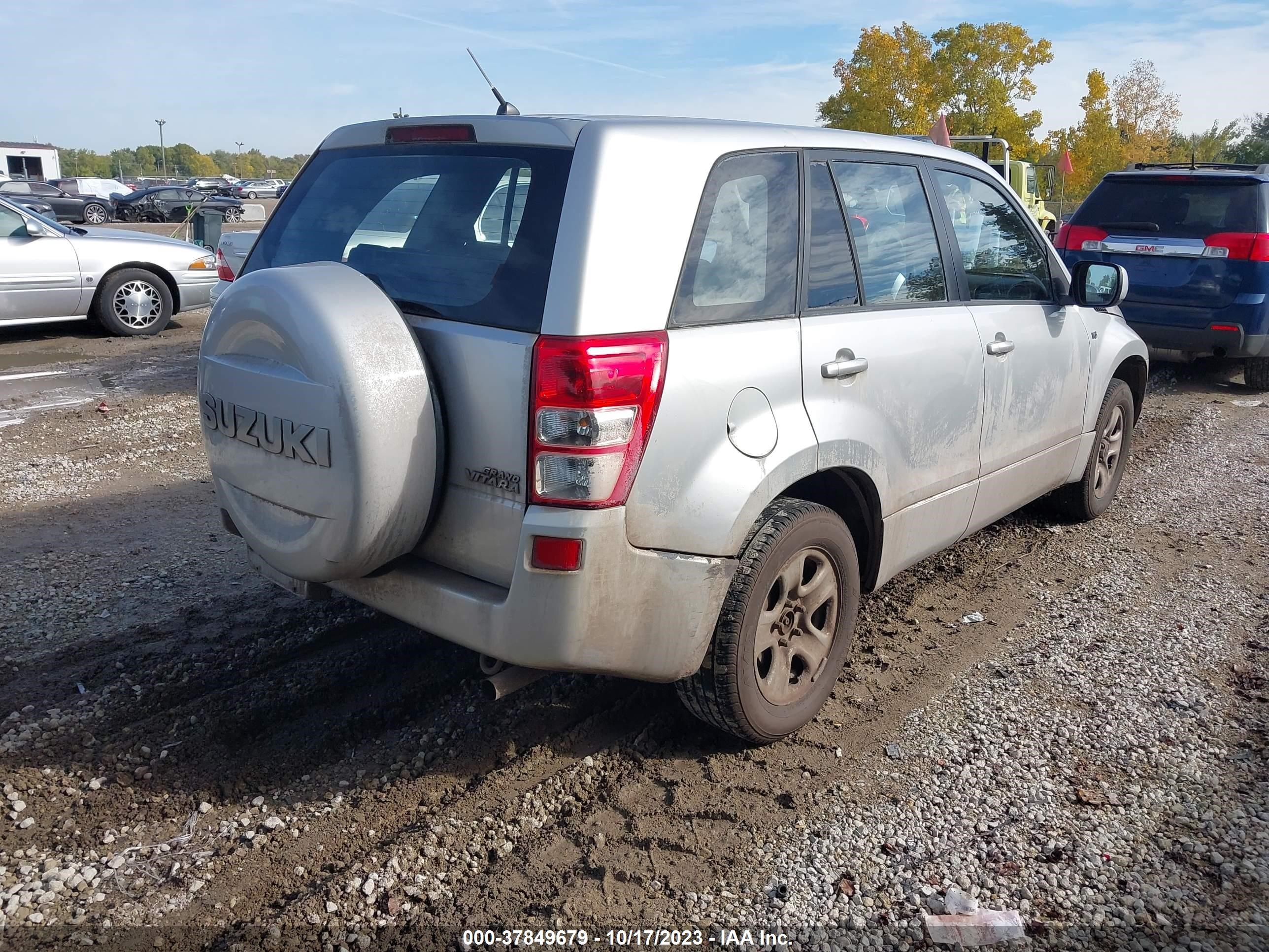 Photo 3 VIN: JS3TE941274203739 - SUZUKI GRAND VITARA 