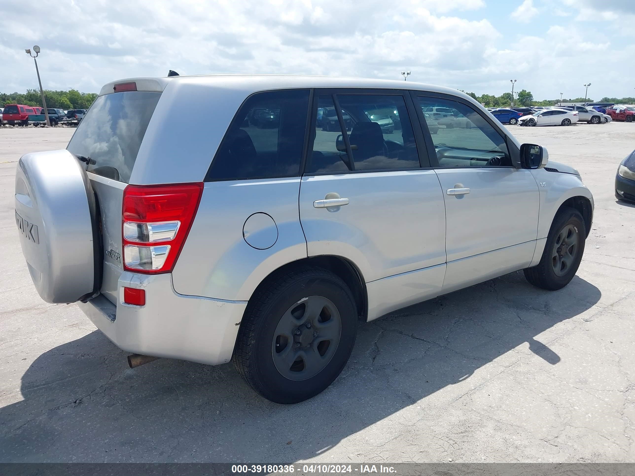 Photo 3 VIN: JS3TE941774200593 - SUZUKI GRAND VITARA 