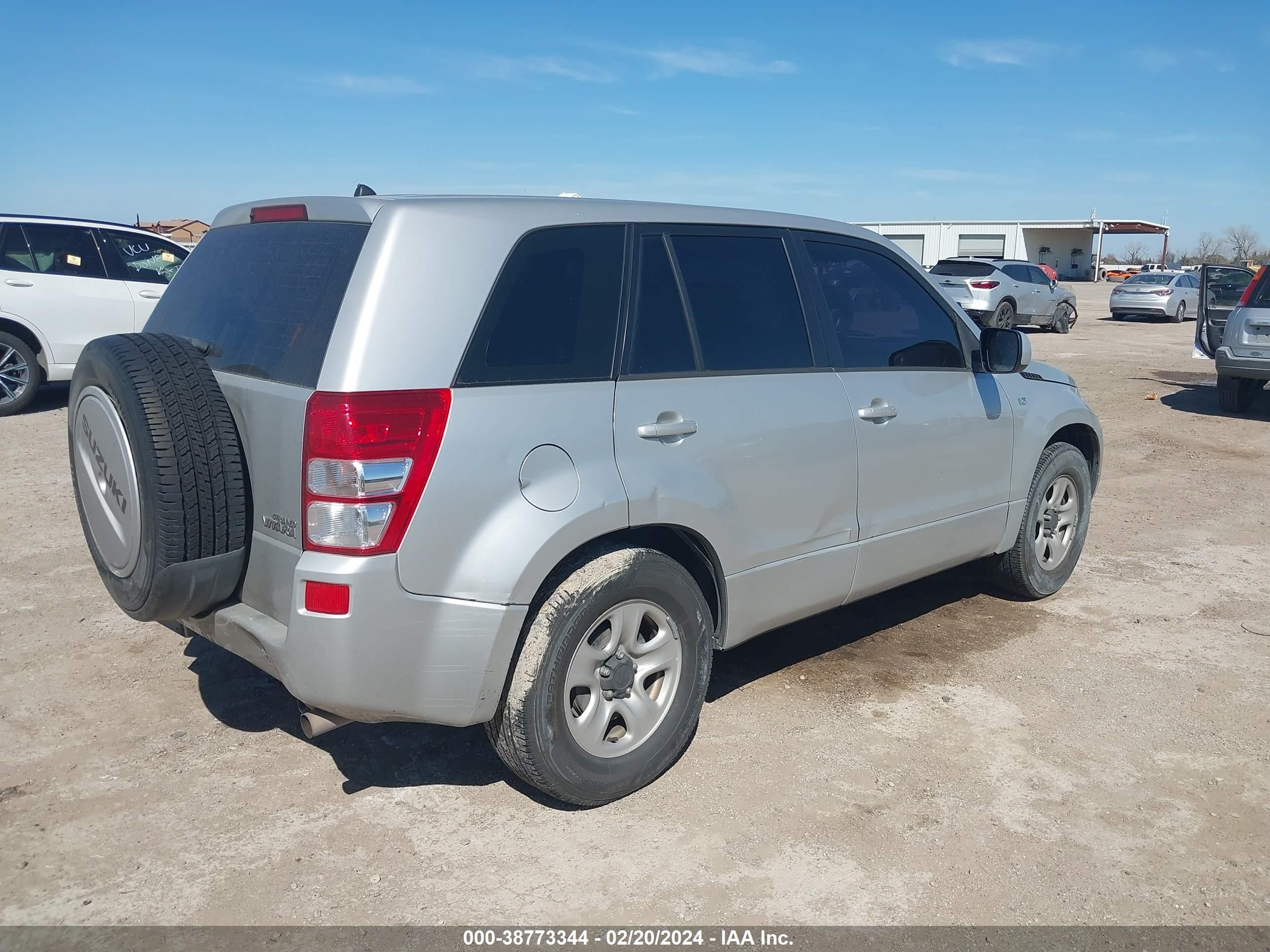 Photo 3 VIN: JS3TE941X64102589 - SUZUKI GRAND VITARA 