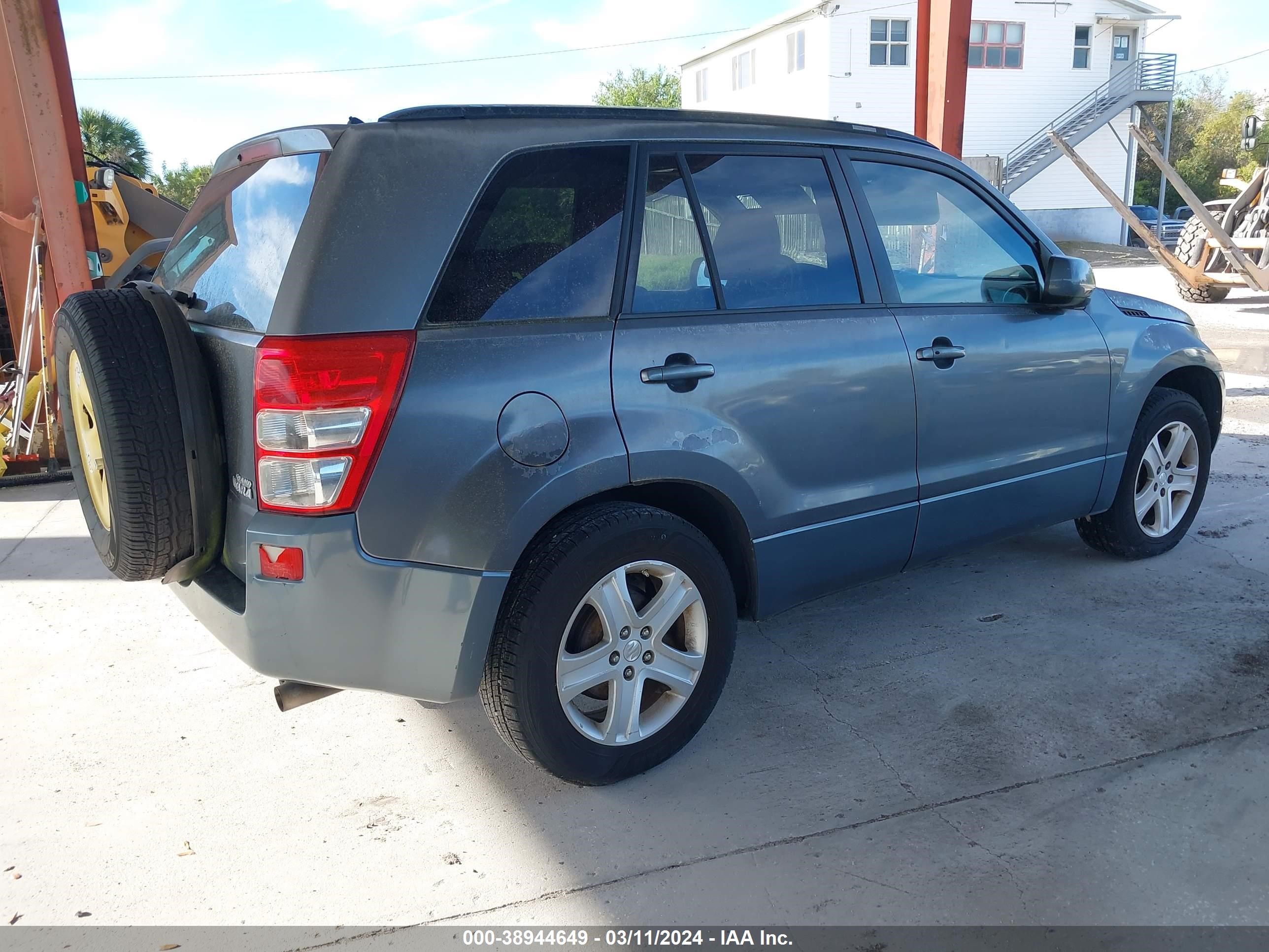 Photo 3 VIN: JS3TE947484100313 - SUZUKI GRAND VITARA 