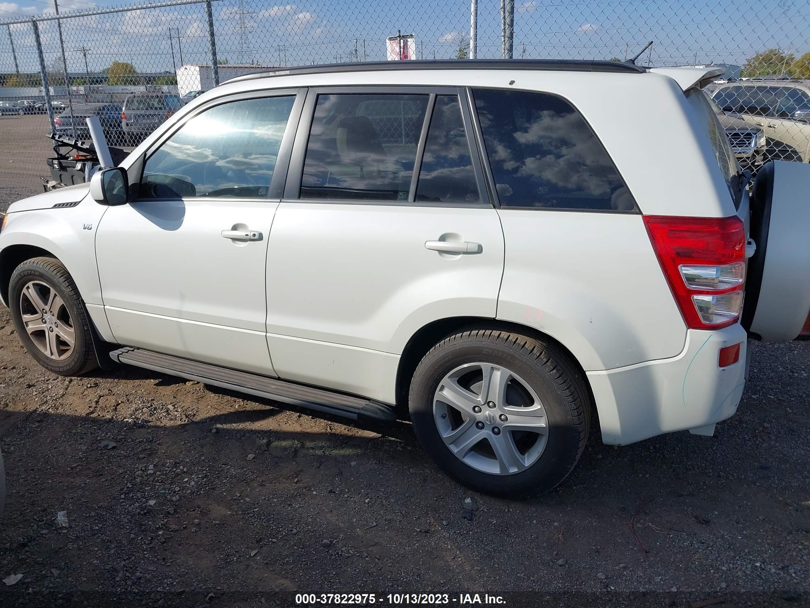 Photo 13 VIN: JS3TE947X84100543 - SUZUKI GRAND VITARA 