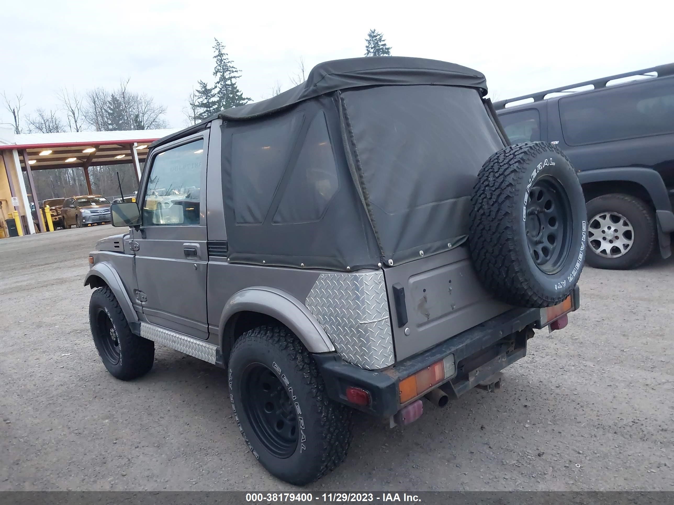 Photo 2 VIN: JS4JC51C0J4262318 - SUZUKI SAMURAI 