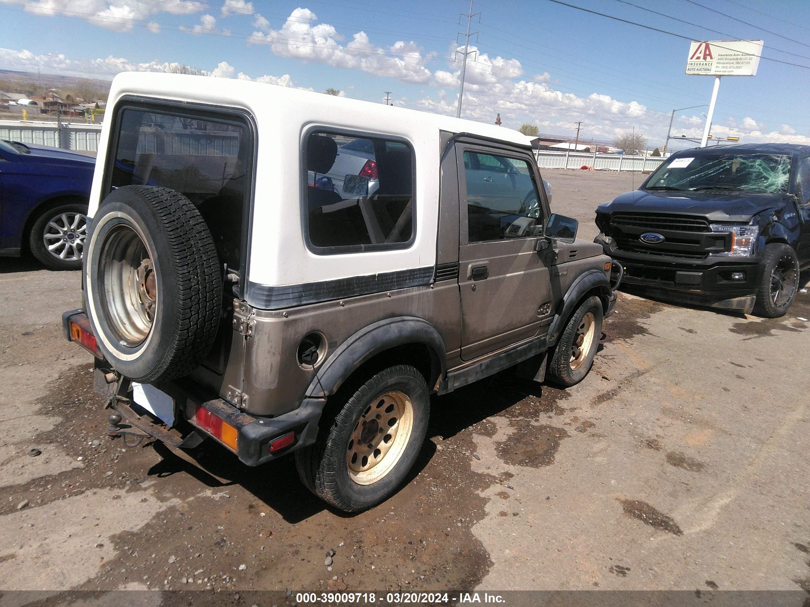 Photo 3 VIN: JS4JC51C4J4247028 - SUZUKI SAMURAI 