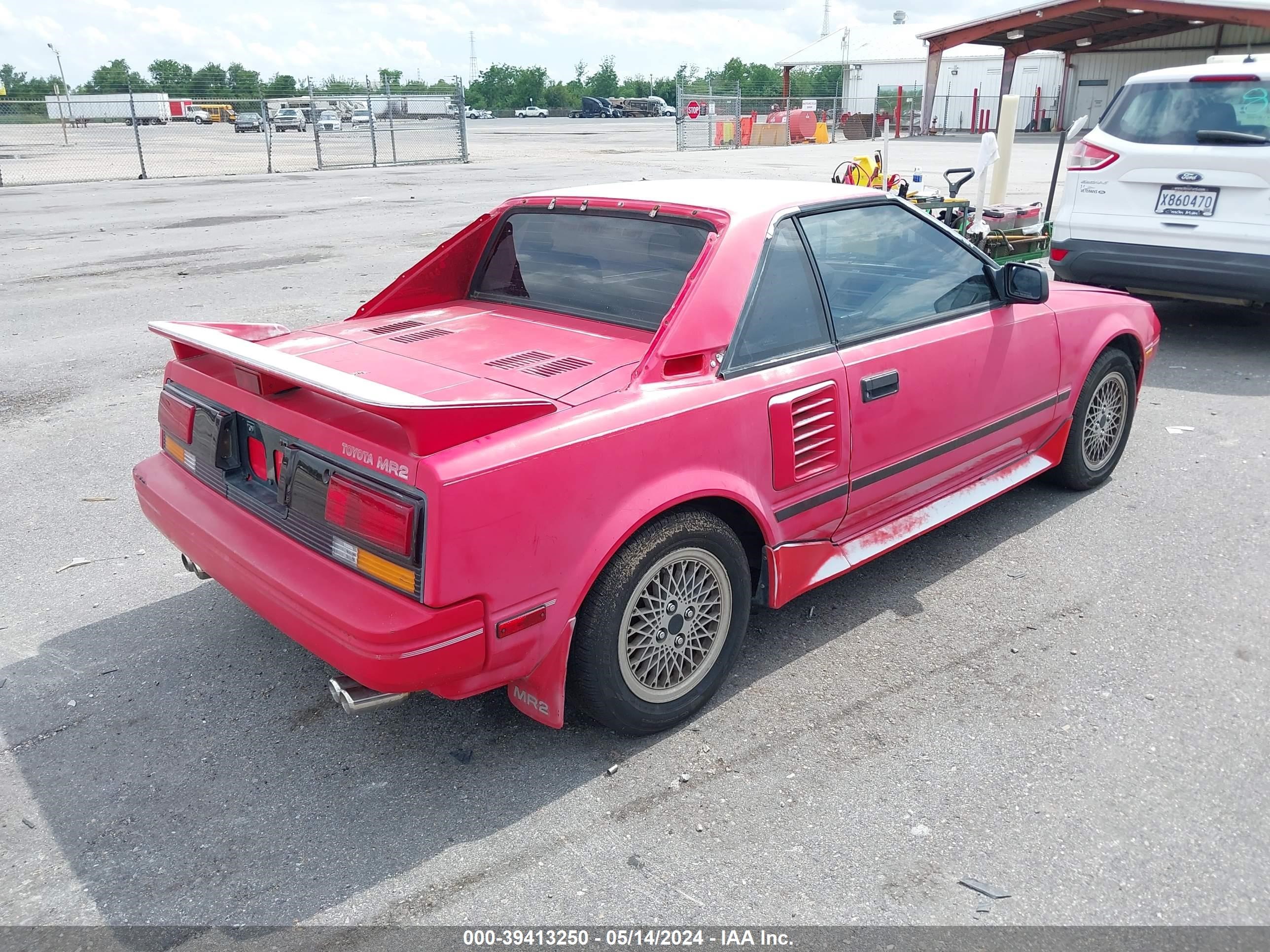 Photo 3 VIN: JT2AW15C3J0129081 - TOYOTA MR2 