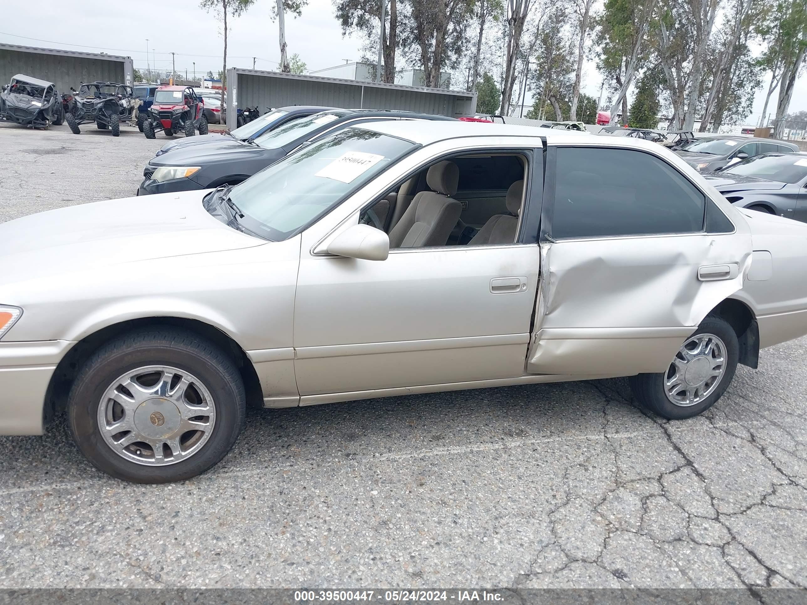 Photo 13 VIN: JT2B422K110539235 - TOYOTA CAMRY 