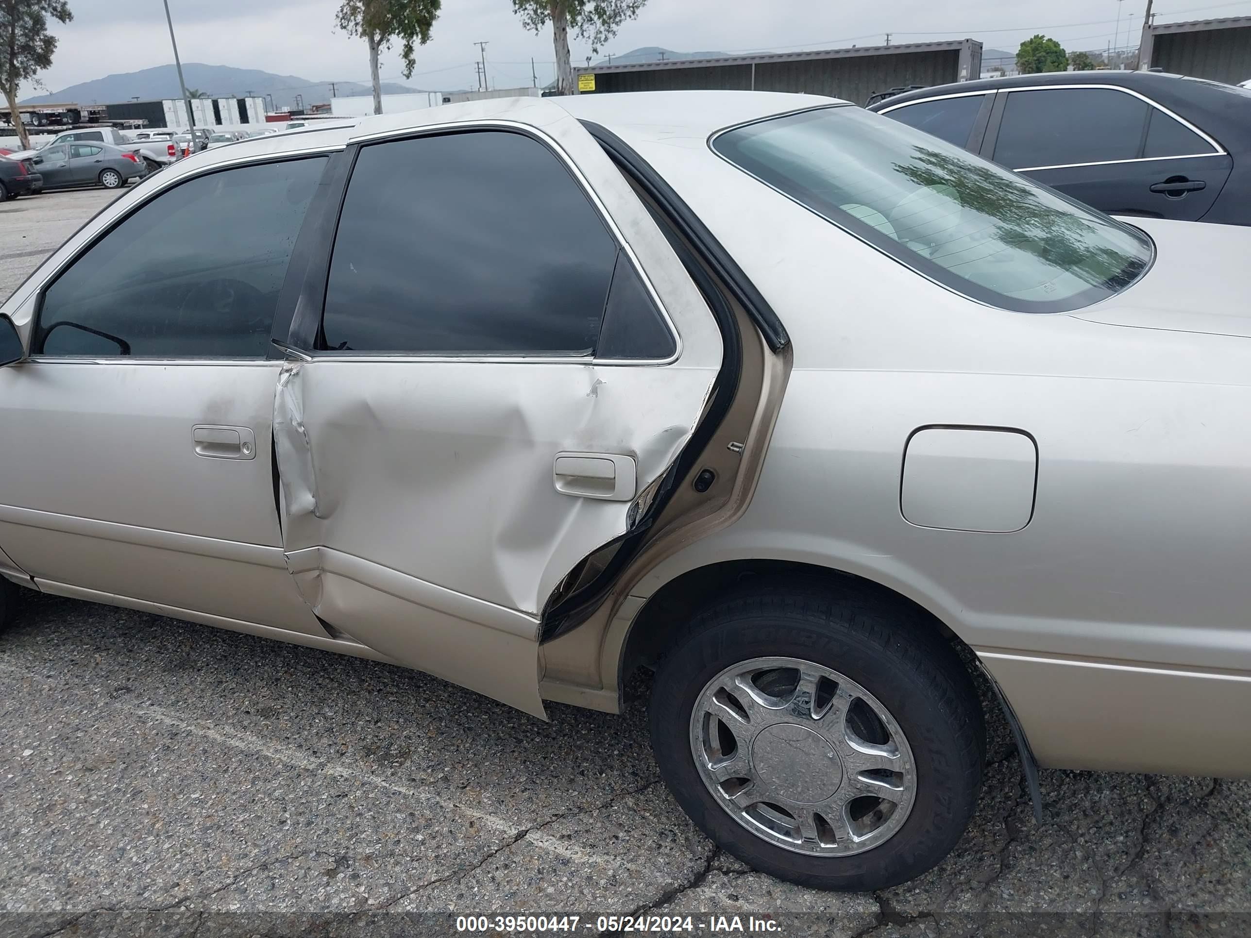 Photo 5 VIN: JT2B422K110539235 - TOYOTA CAMRY 