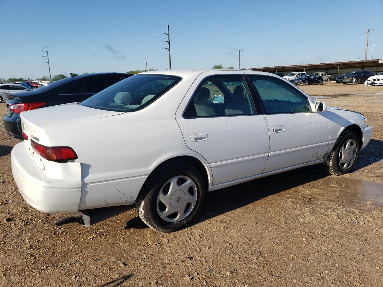 Photo 2 VIN: JT2BF22K1V0065103 - TOYOTA CAMRY 