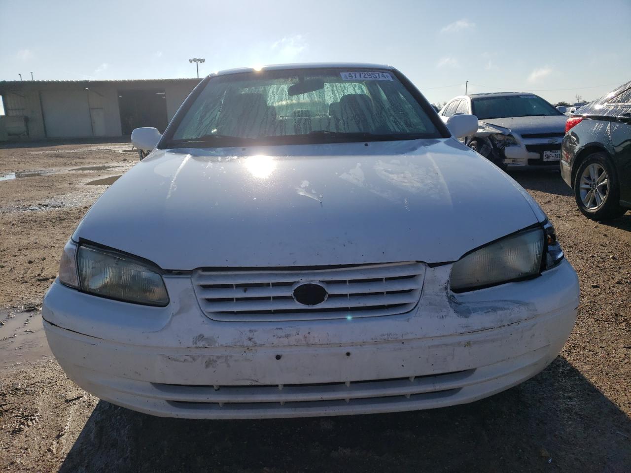 Photo 4 VIN: JT2BF22K1V0065103 - TOYOTA CAMRY 