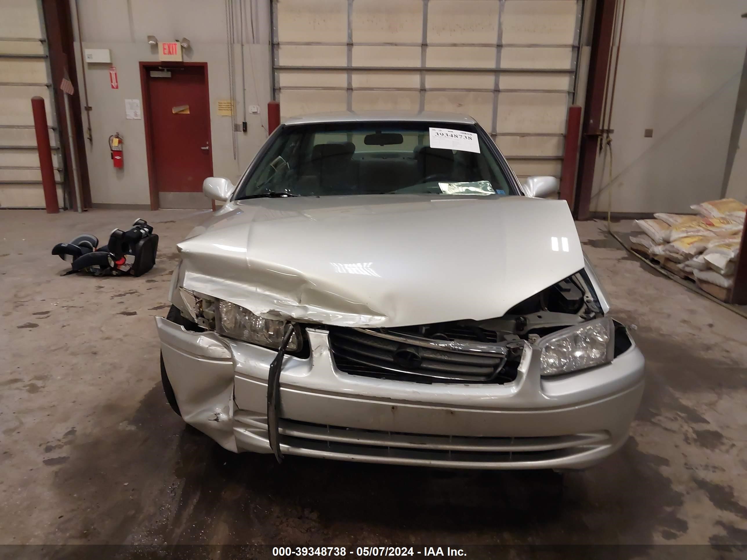 Photo 11 VIN: JT2BF22K1Y0238316 - TOYOTA CAMRY 