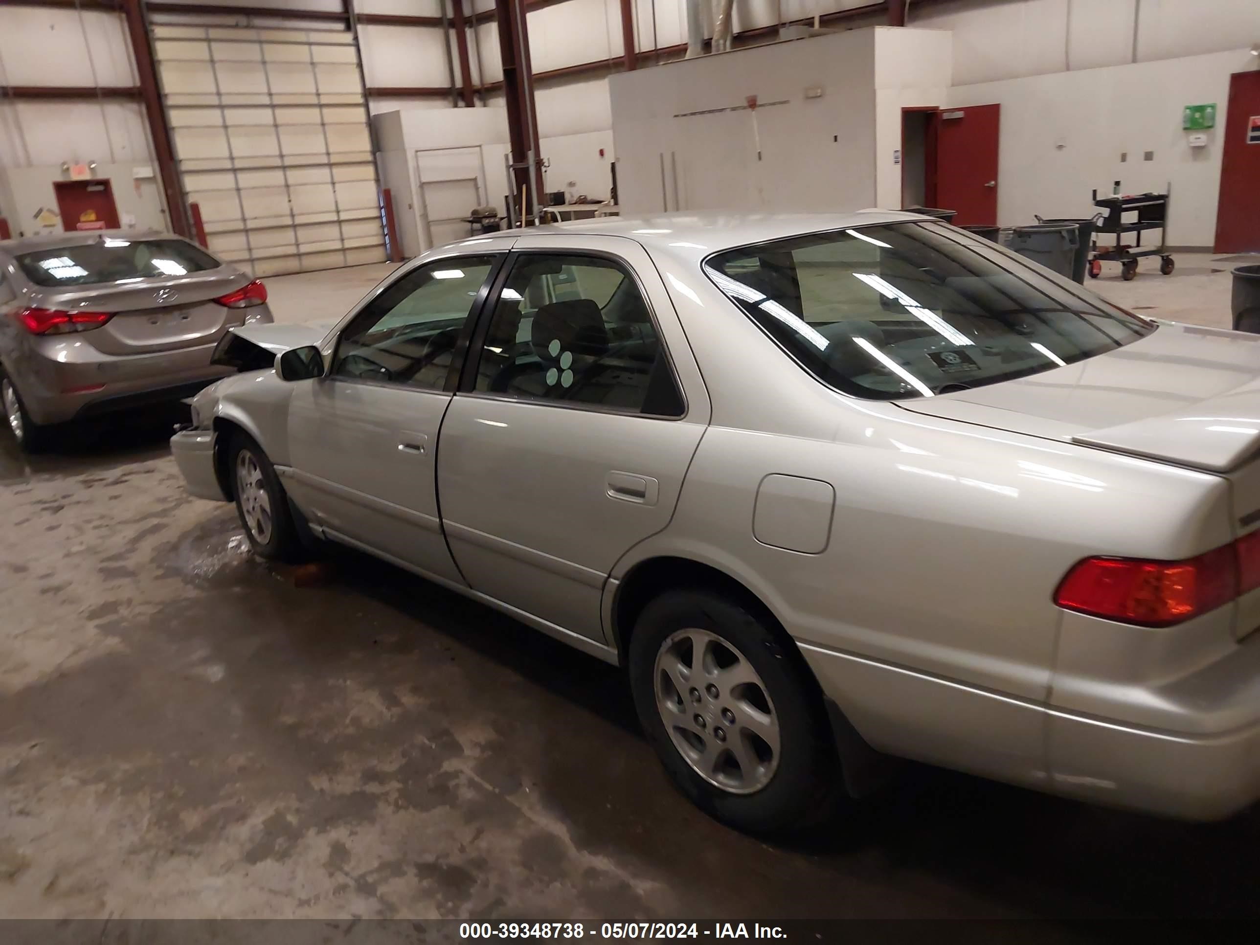 Photo 13 VIN: JT2BF22K1Y0238316 - TOYOTA CAMRY 