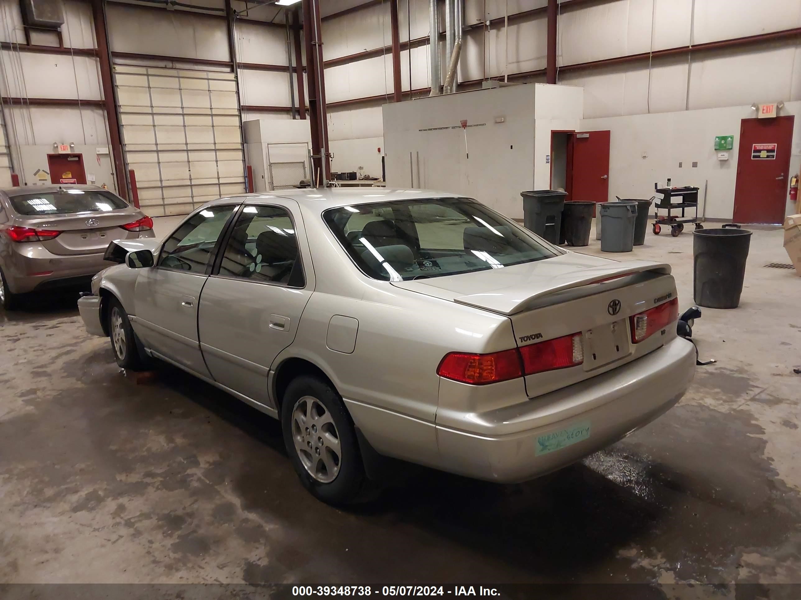 Photo 2 VIN: JT2BF22K1Y0238316 - TOYOTA CAMRY 