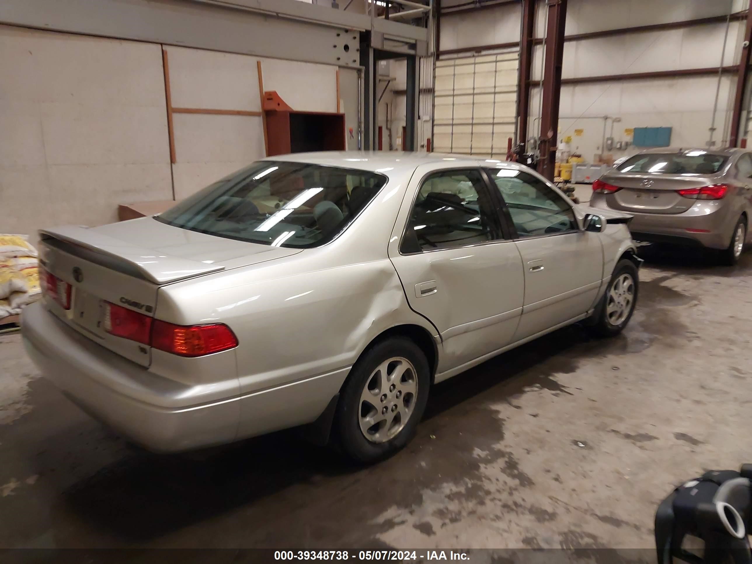 Photo 3 VIN: JT2BF22K1Y0238316 - TOYOTA CAMRY 