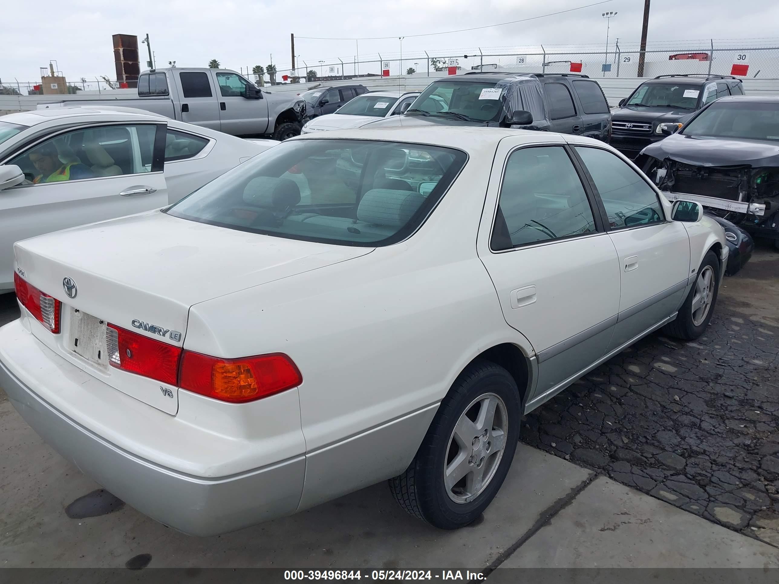 Photo 3 VIN: JT2BF22K210297042 - TOYOTA CAMRY 