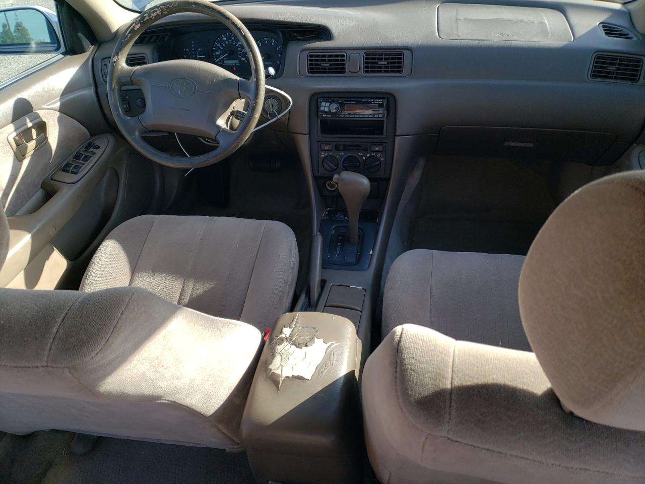 Photo 7 VIN: JT2BF22K2V0045958 - TOYOTA CAMRY 