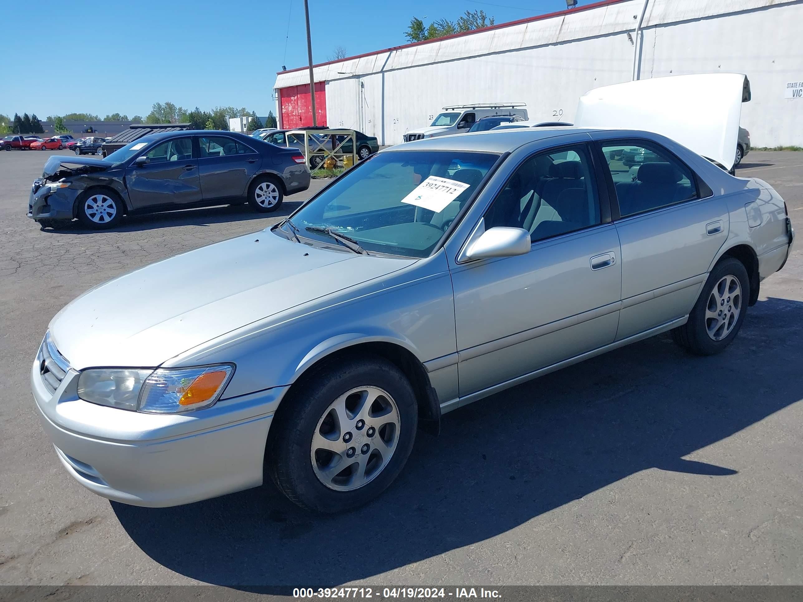 Photo 1 VIN: JT2BF22K2Y0237997 - TOYOTA CAMRY 