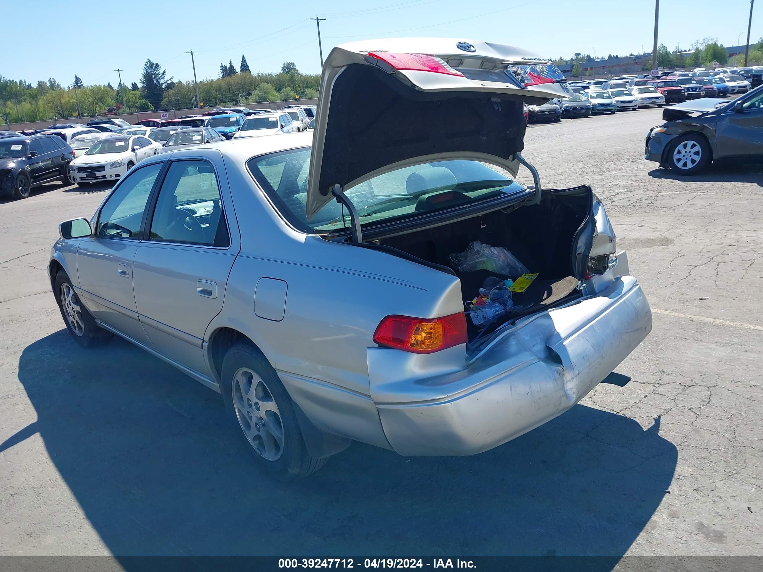 Photo 2 VIN: JT2BF22K2Y0237997 - TOYOTA CAMRY 