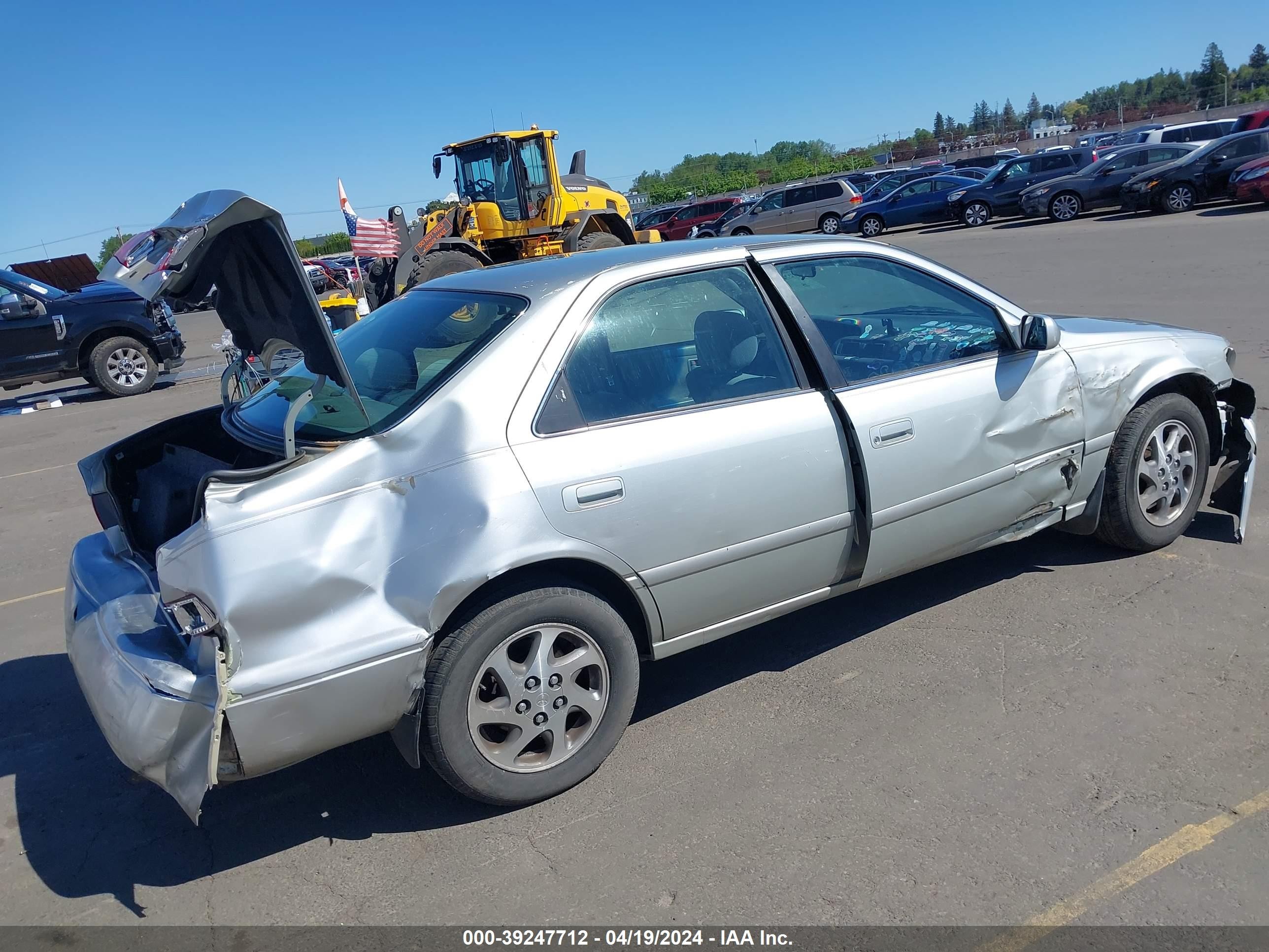 Photo 3 VIN: JT2BF22K2Y0237997 - TOYOTA CAMRY 