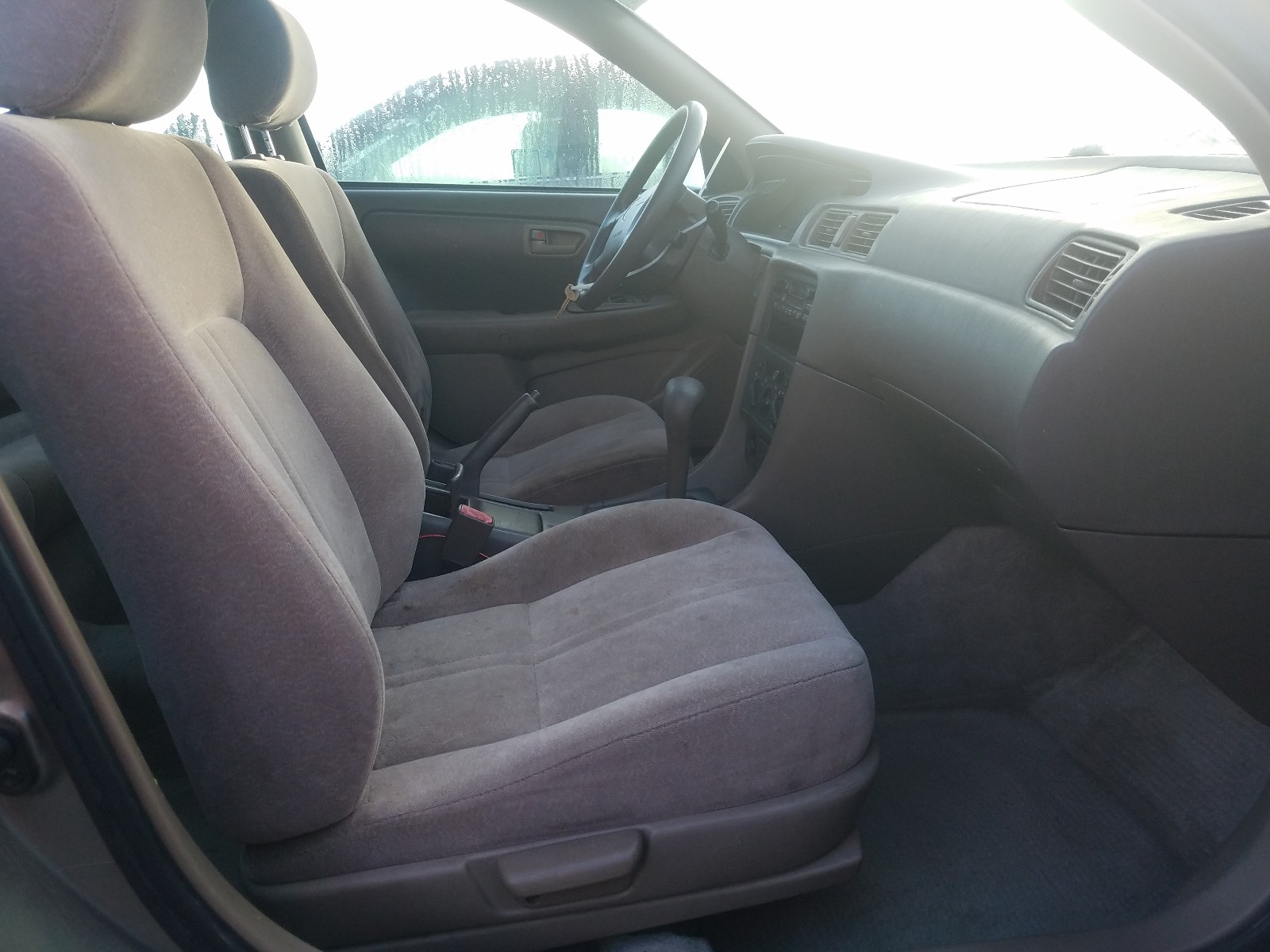 Photo 4 VIN: JT2BF22K3W0109216 - TOYOTA CAMRY CE 