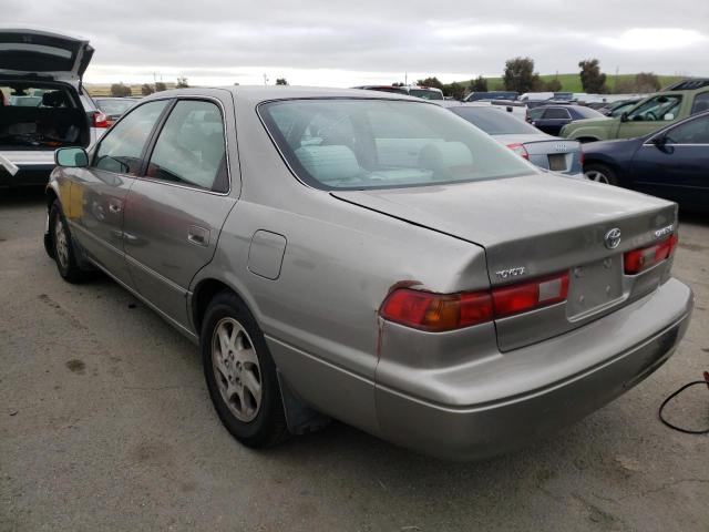 Photo 2 VIN: JT2BF22K4X0185464 - TOYOTA CAMRY LE 