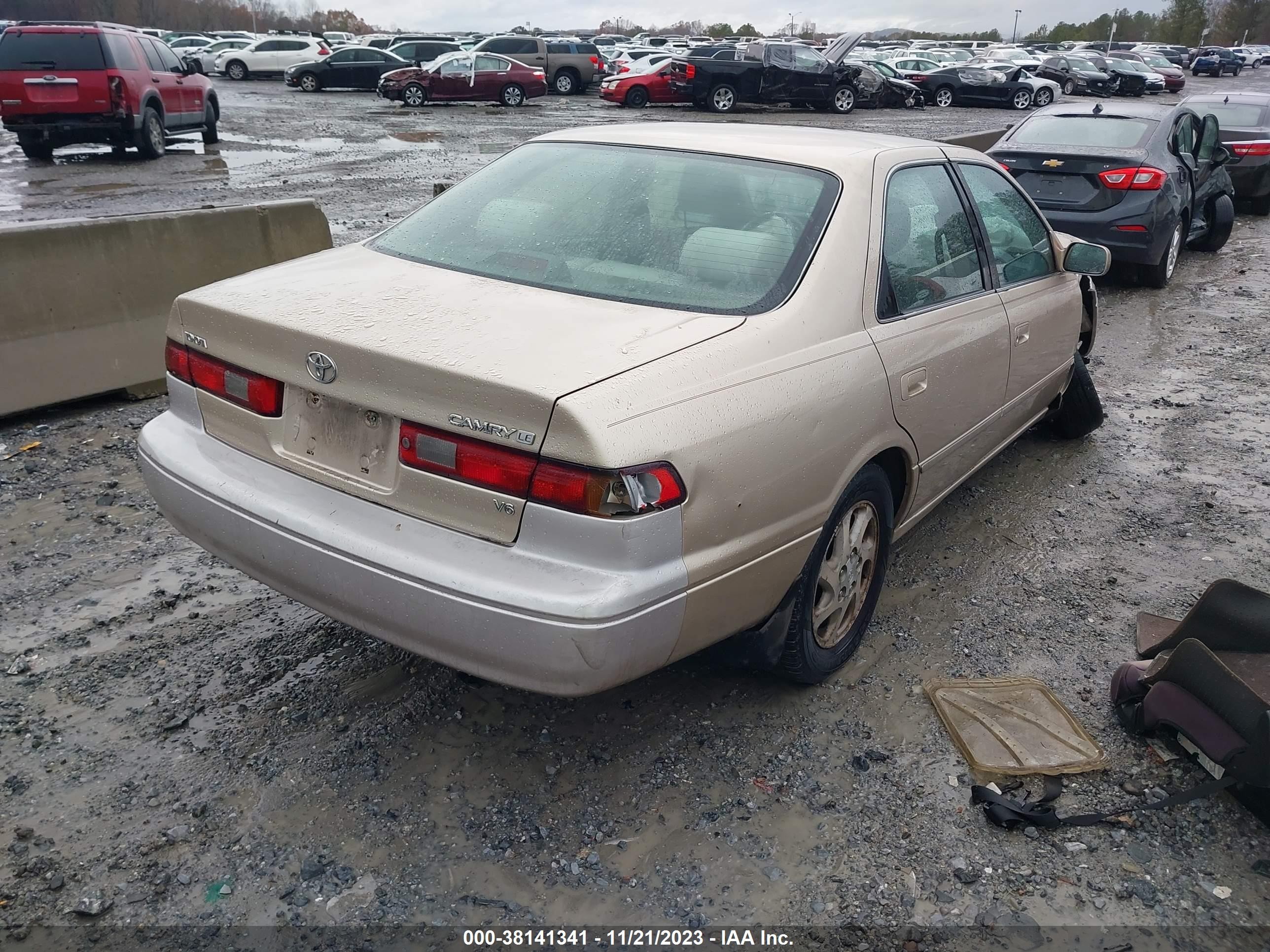 Photo 3 VIN: JT2BF22K4X0204109 - TOYOTA CAMRY 