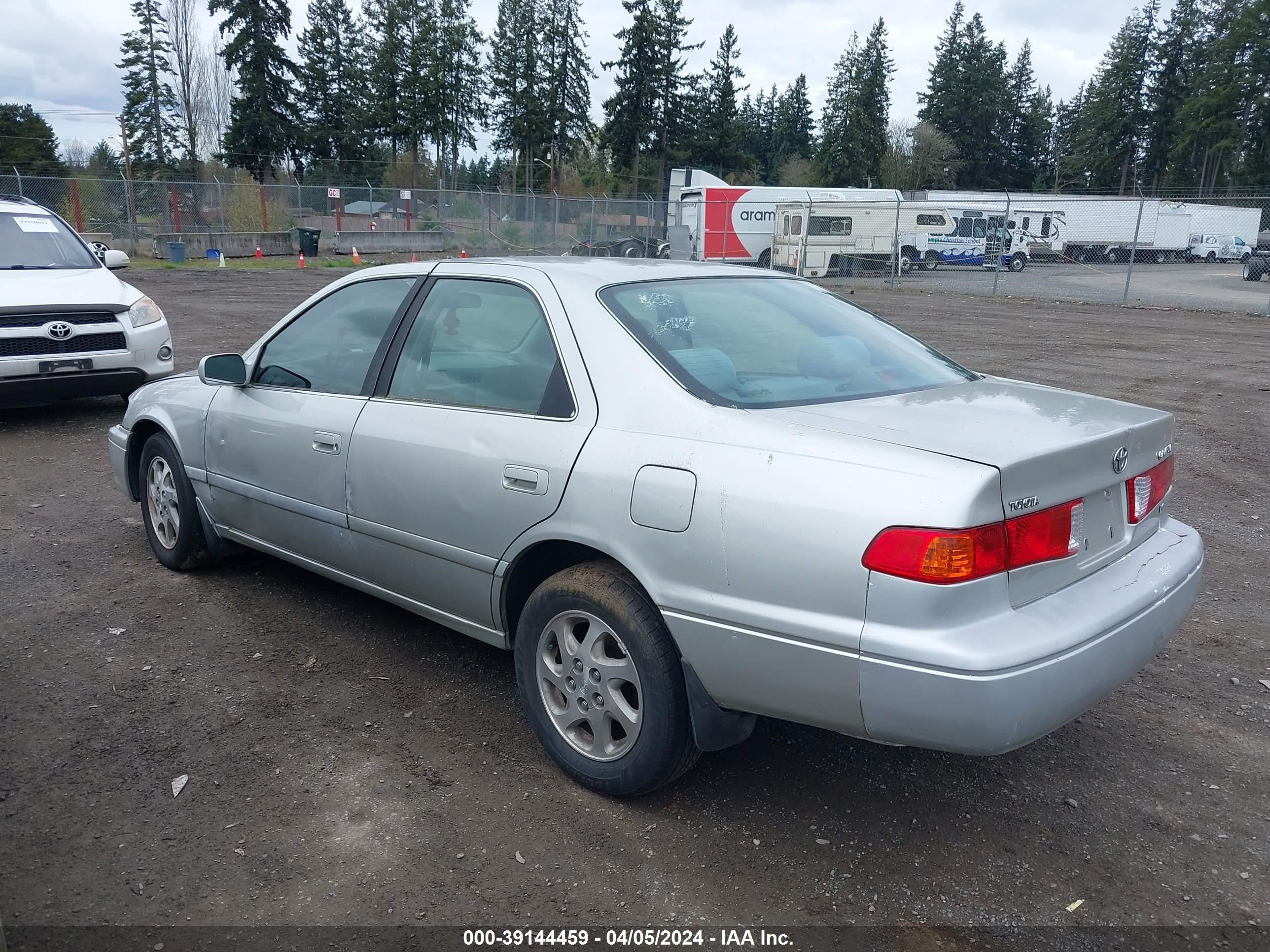 Photo 2 VIN: JT2BF22K4Y0265655 - TOYOTA CAMRY 