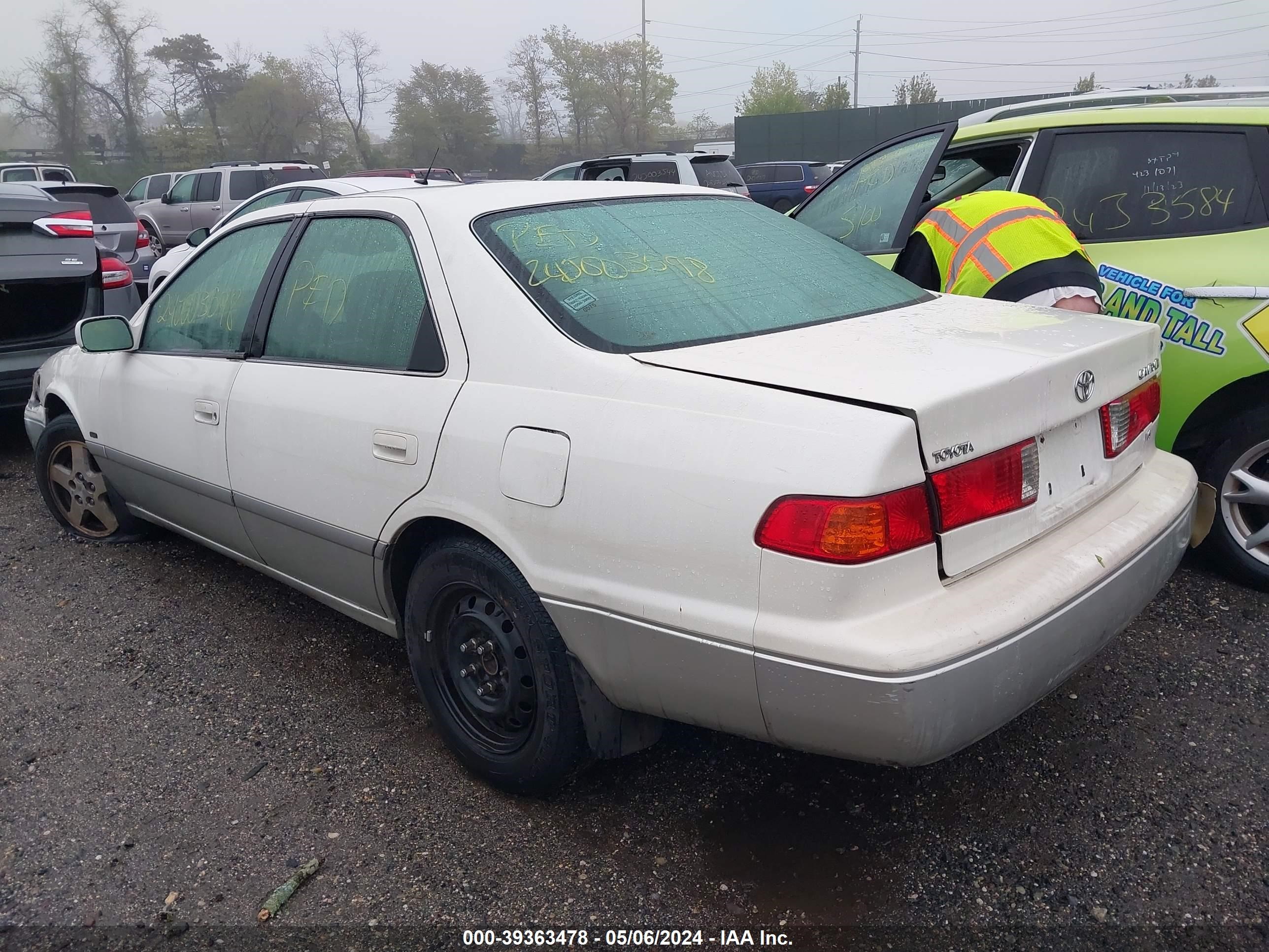 Photo 2 VIN: JT2BF22K510292160 - TOYOTA CAMRY 